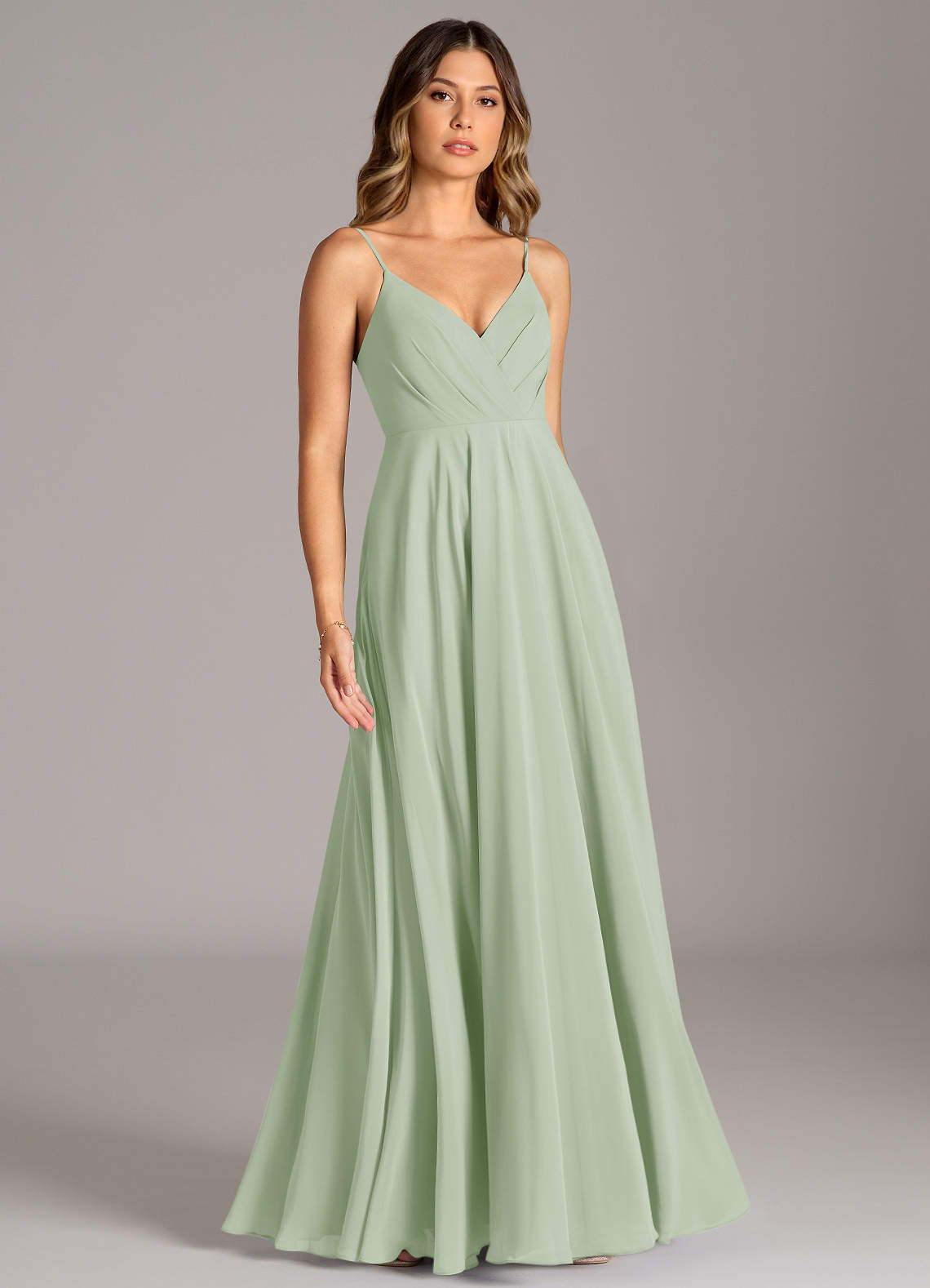 Azazie Amani Robes de demoiselle d'honneur Robe Trapèze en Mousseline de soie Plissée Vert Sauge image4