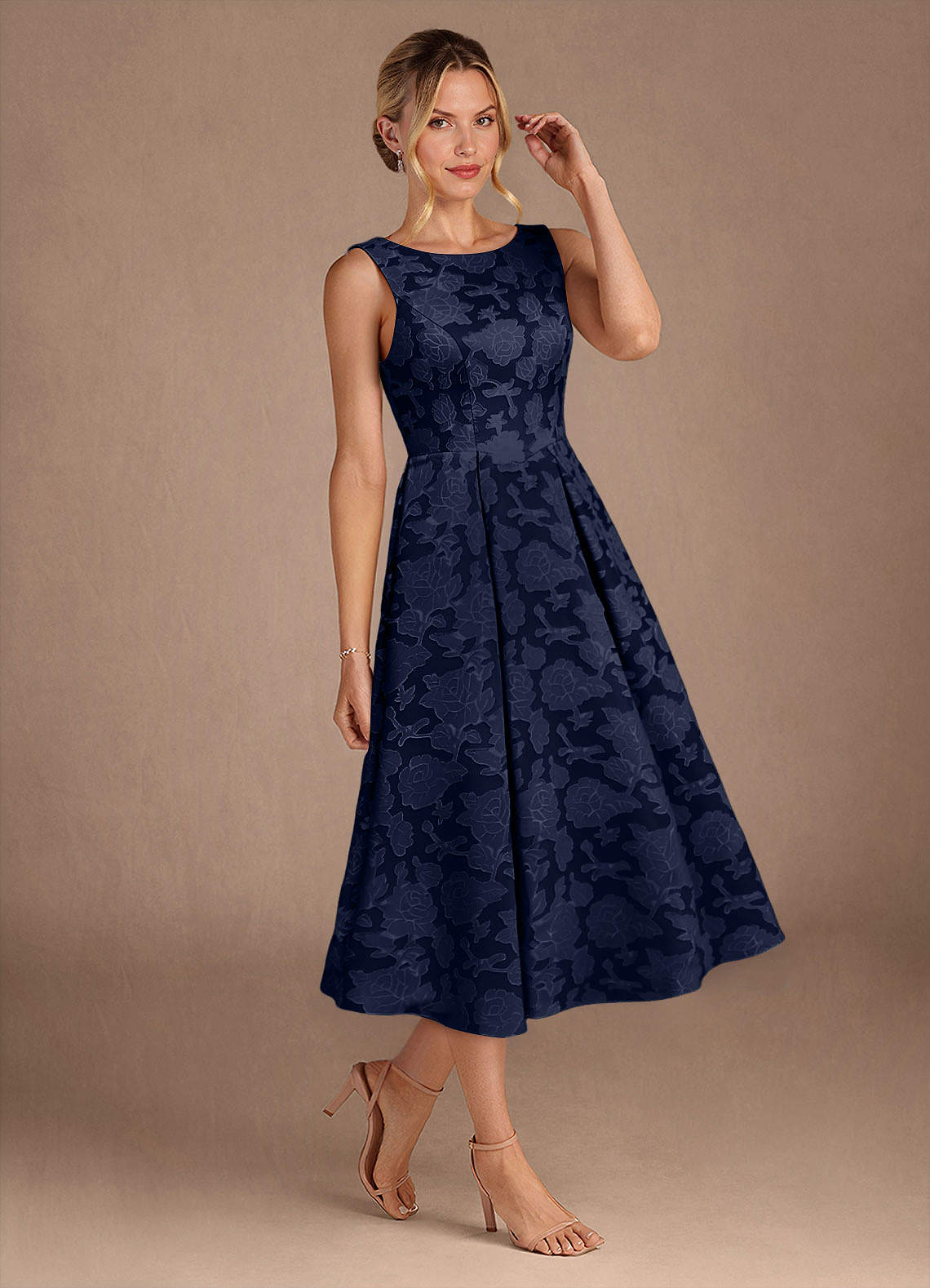 Azazie Fulton vestidos de madre de la novia Vestido de Azul Marino Oscuro de Devorado Floral de Corte En A con Plisado image1