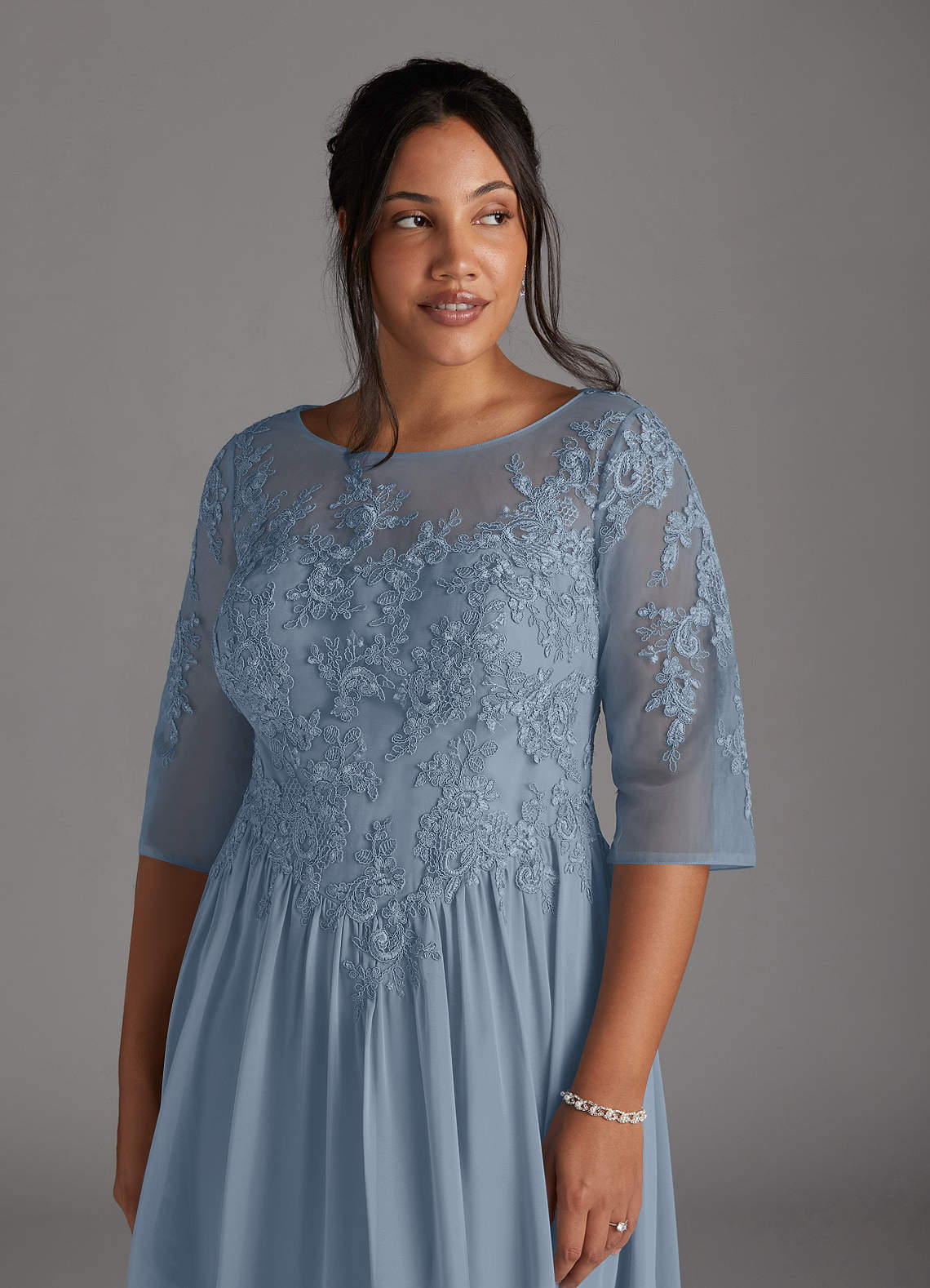 Azazie Mirielle vestidos de madre de la novia Vestido de Azul Polvoriento de Gasa de Corte En A con Encaje Scoop image11