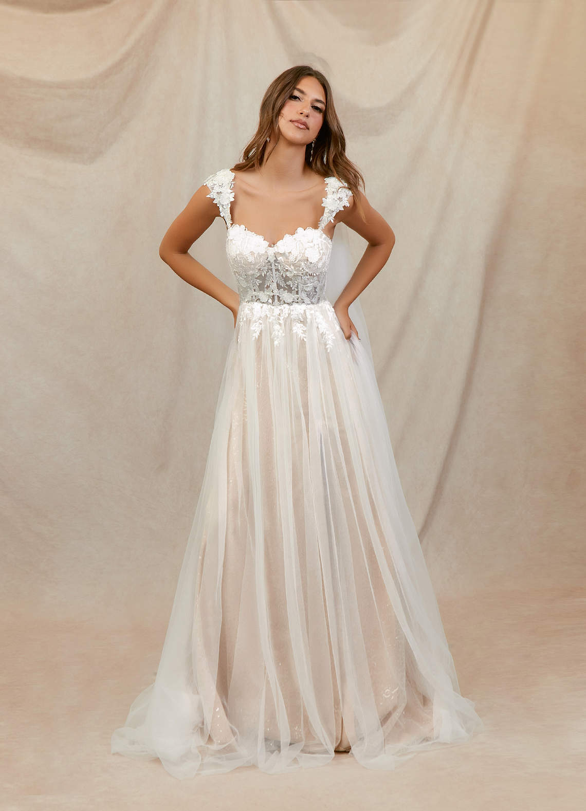 Azazie Katia Abiti da Sposa Abito A-Line in Tulle Pizzo Diamante Bianco Nudo image1