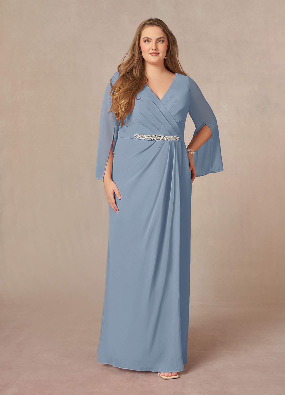 Azazie Belinda Mère de la mariée Robes Robe Trapèze en Mousseline de soie Col V plissé Bleu Poussiéreux image1