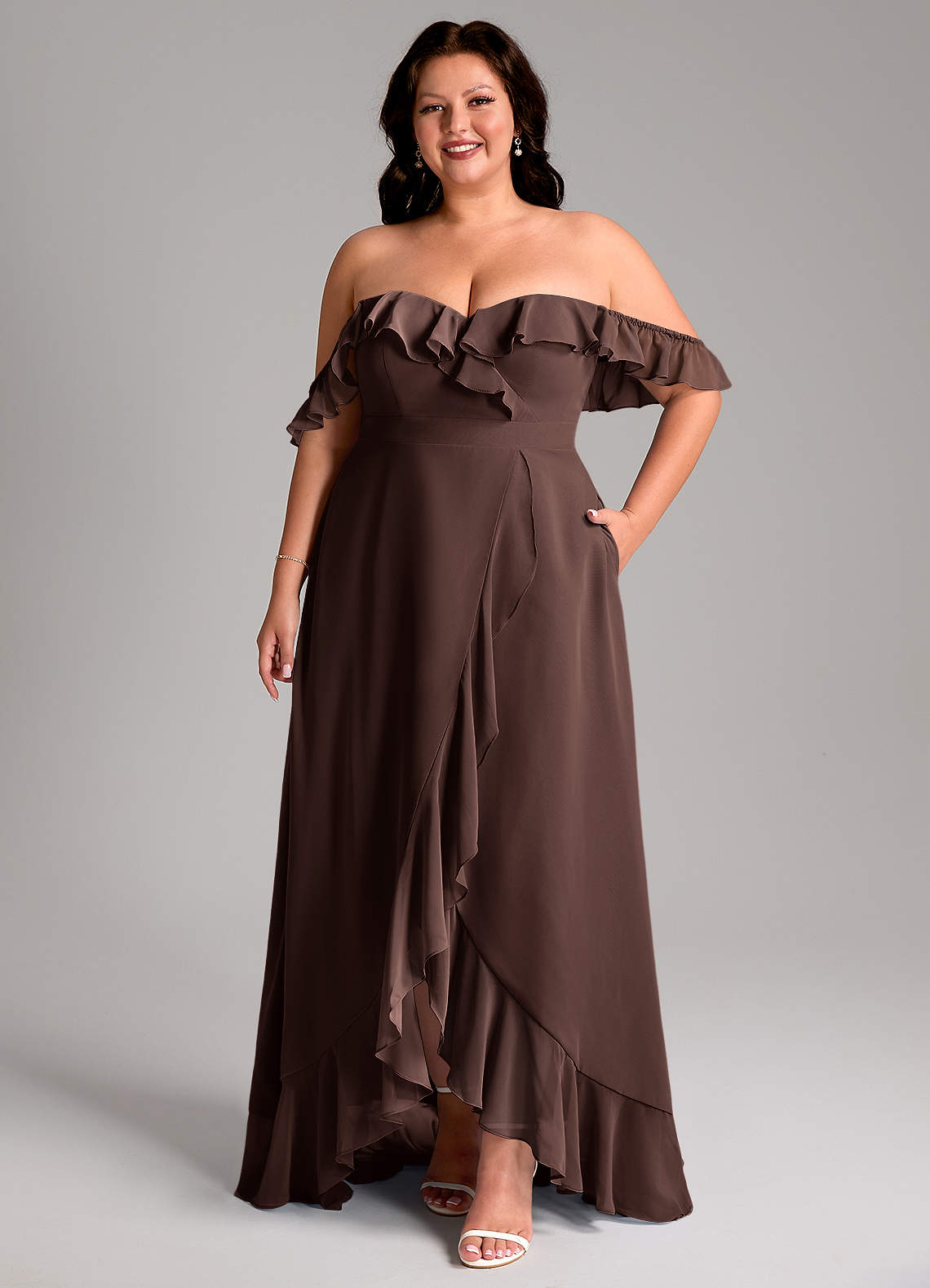 Azazie Lyra Robes de demoiselle d'honneur Robe Trapèze Convertible en Mousseline de soie Ganache image1