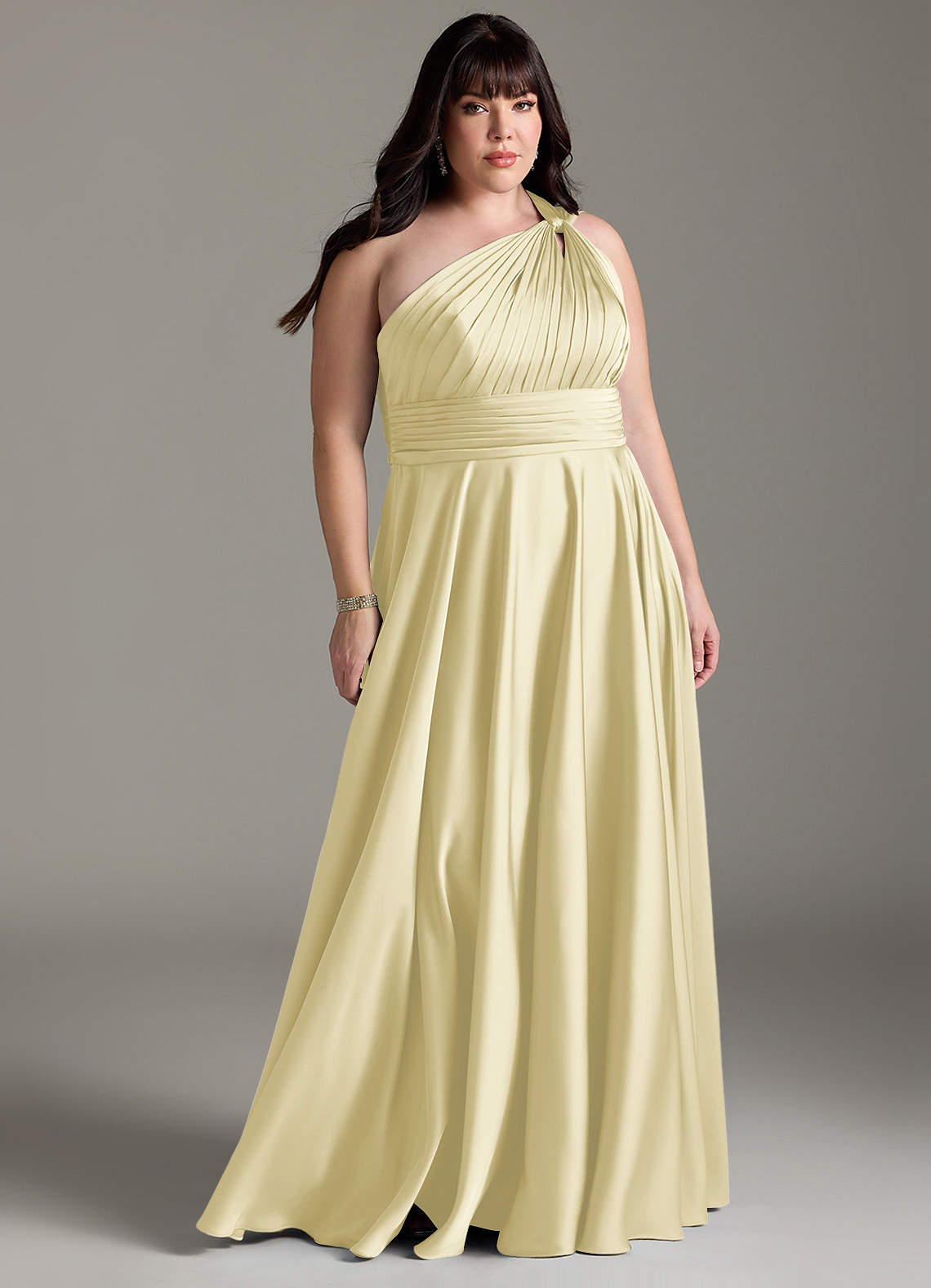 Azazie Charlize Robes de demoiselle d'honneur Robe Trapèze en Satin extensible Une épaule Sorbet Citron image1