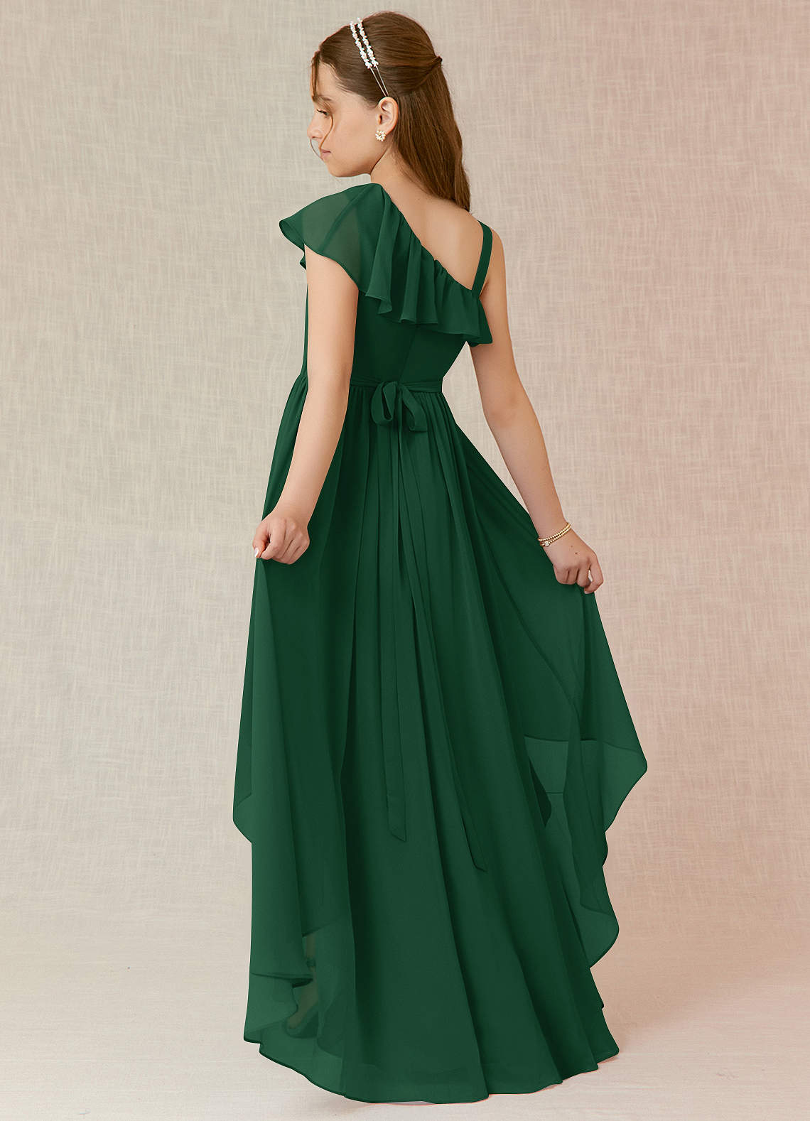 Azazie Mango Junior Vestido de Verde Oscuro de Gasa de Corte En A con Volante image1