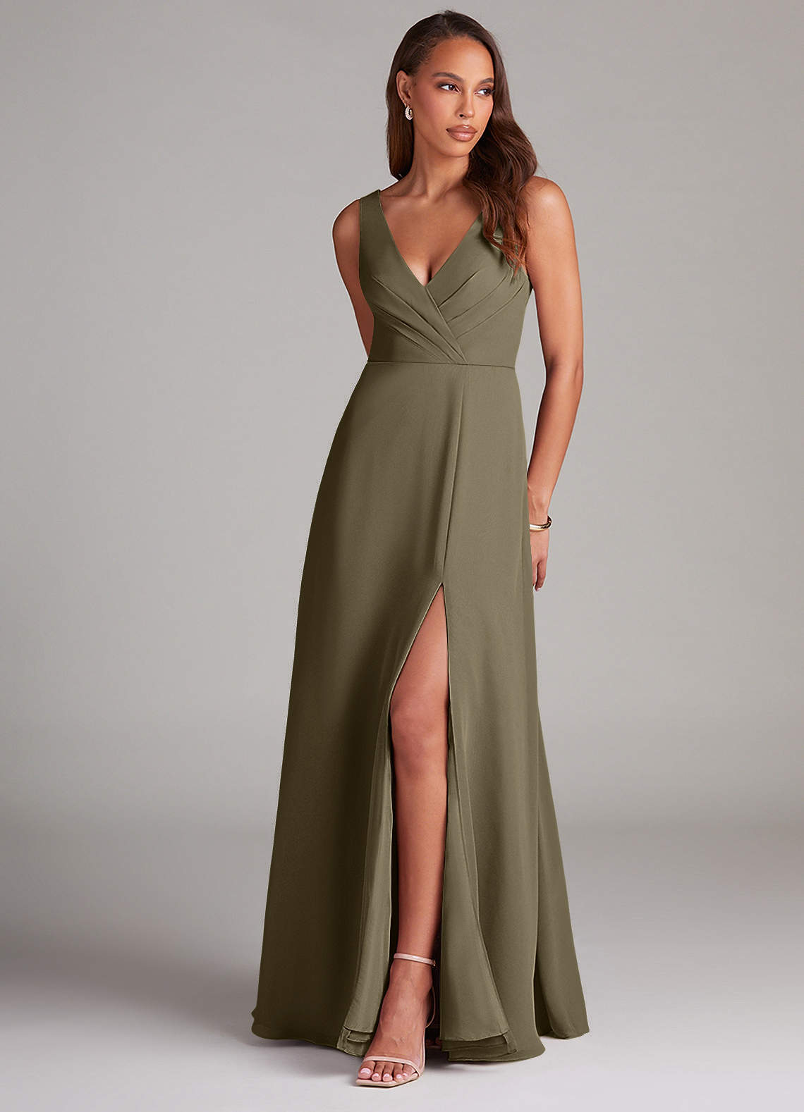 Azazie Nelly Robes de demoiselle d'honneur Robe Trapèze en Mousseline de soie Plissée Vert Saule image1