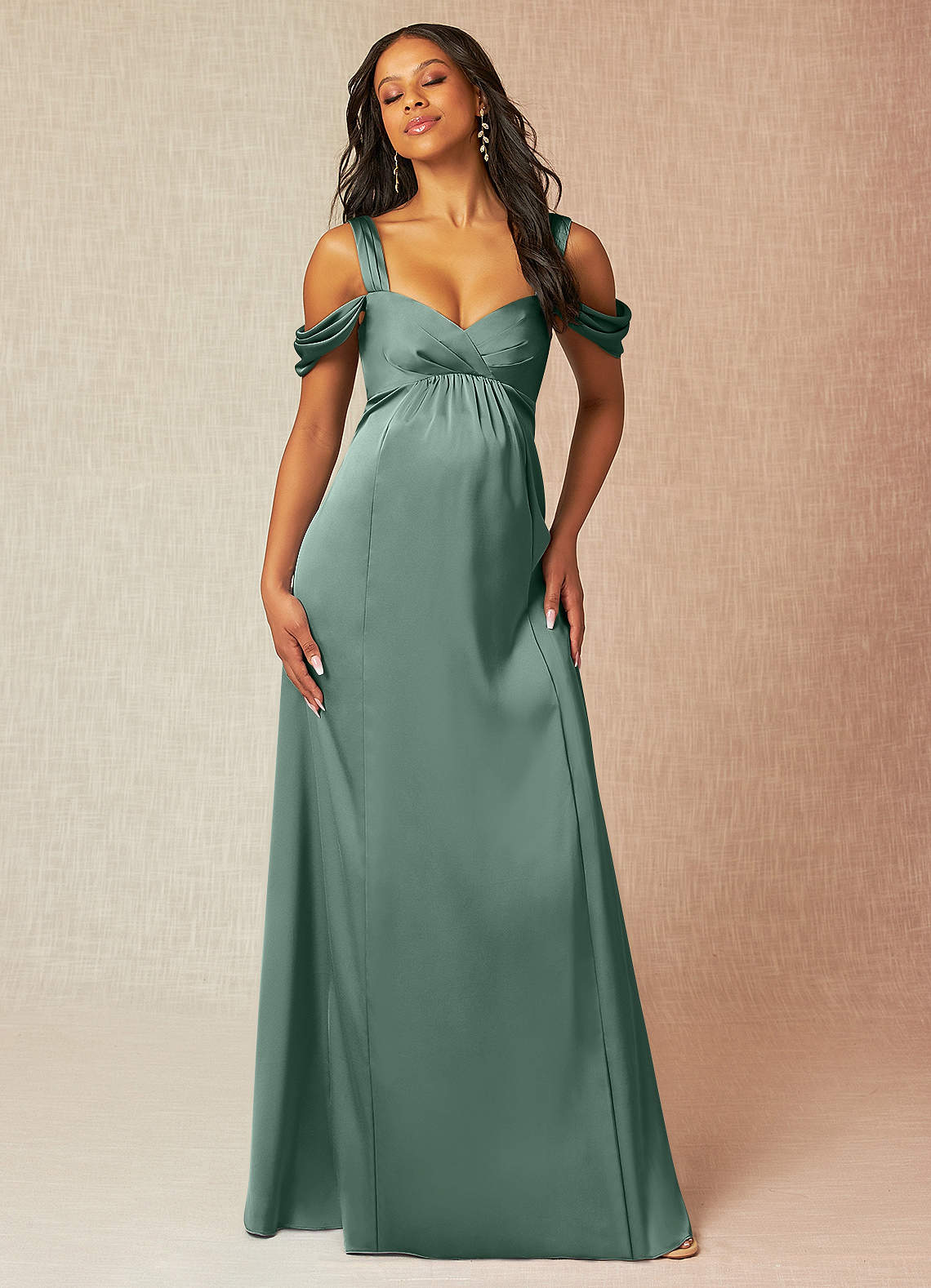 Azazie Rhea Vestidos de dama de honra para maternidade Vestir Linha A Plissado Comprimento do chão Cetim elástico image3