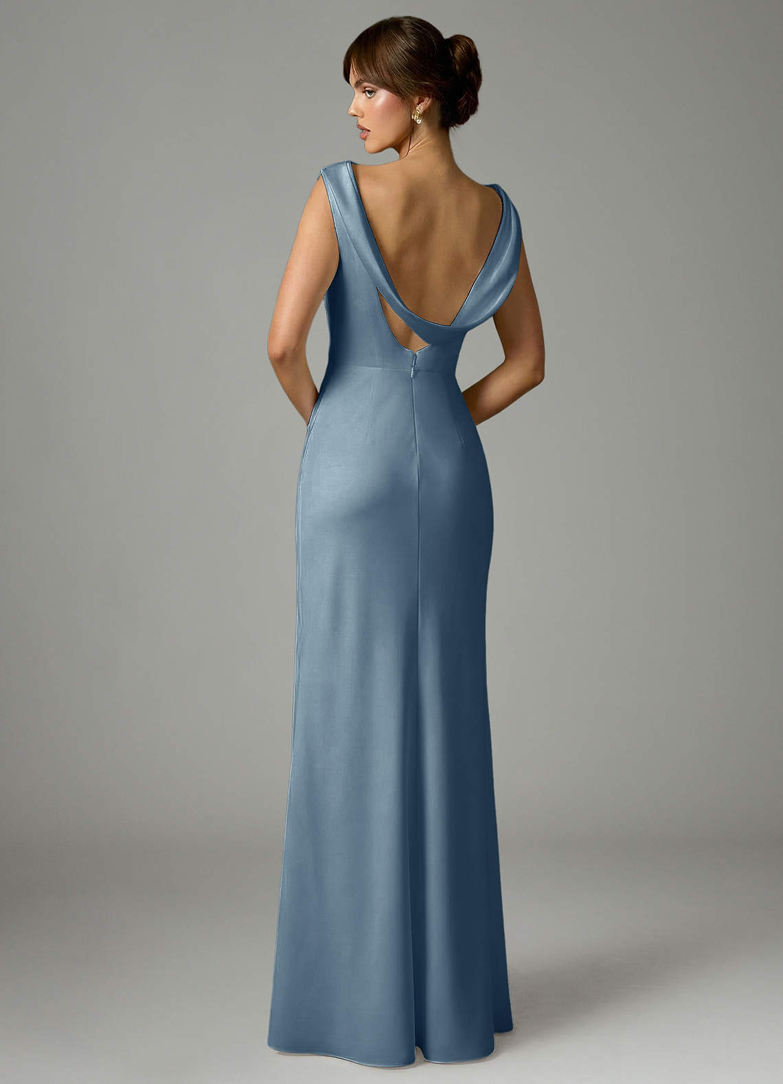 Azazie Kieryn Robes de demoiselle d'honneur Robe Sirène en Satin extensible Plissée Bleu Poussiéreux image4