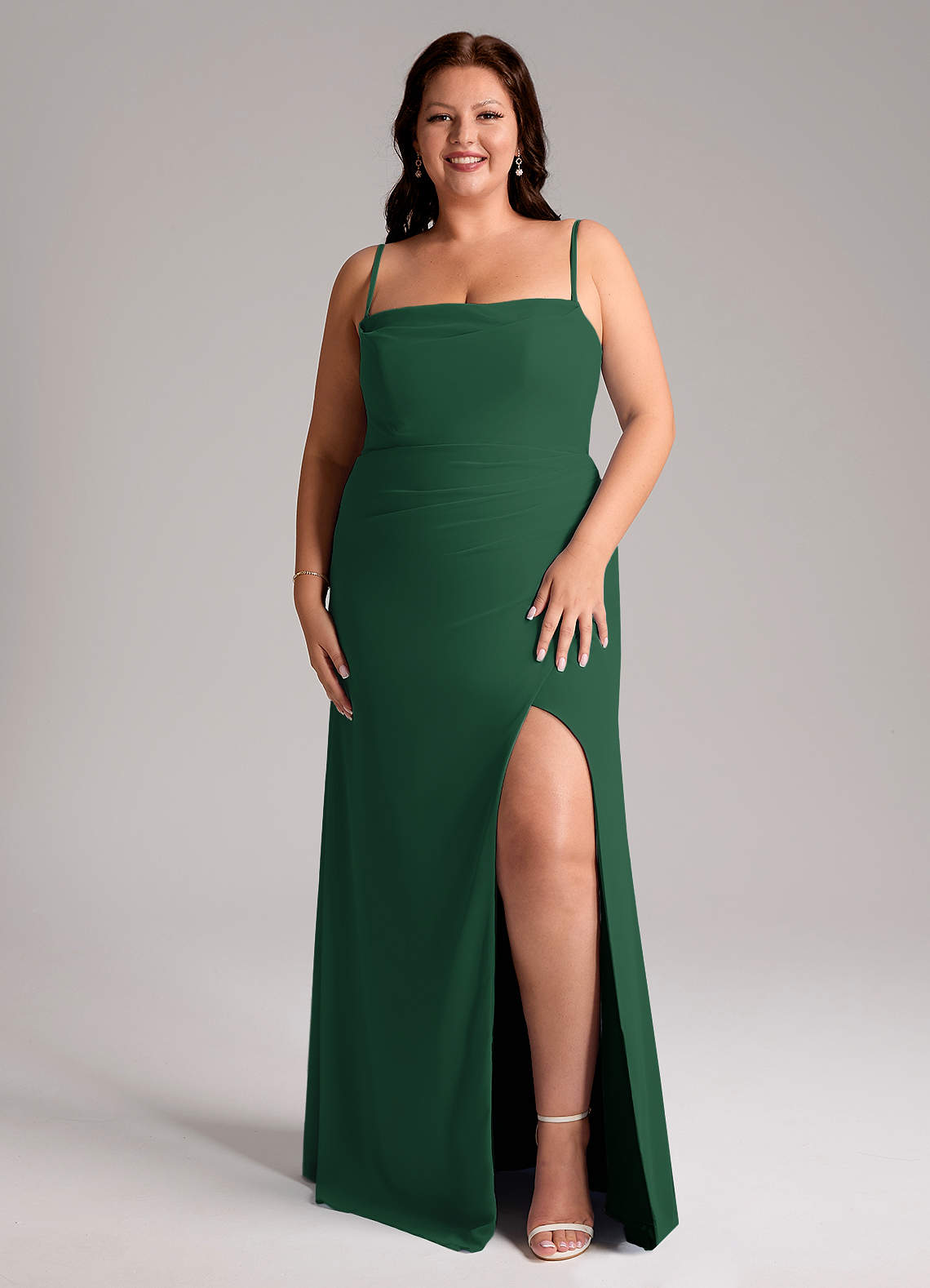 Azazie Leonis Abiti da Damigella Abito Convertibile Tubino in Chiffon Senza Cinturino Verde Scuro image1