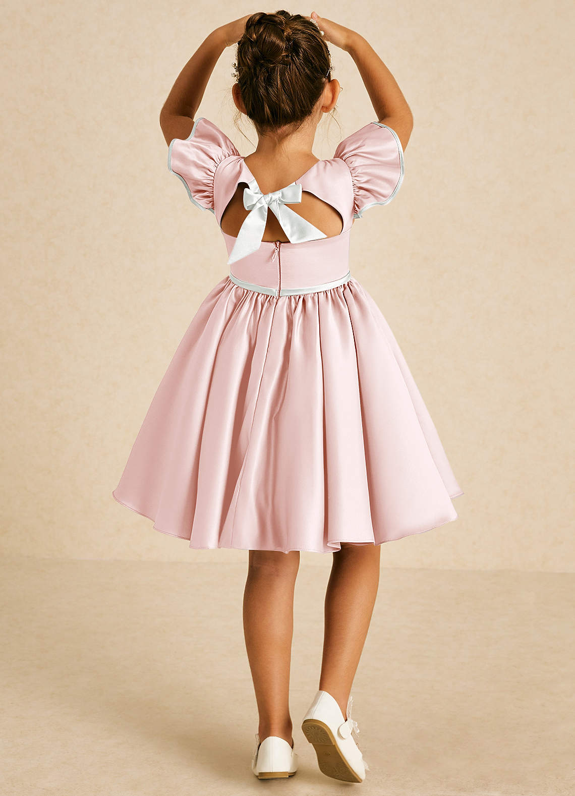Azazie Sugar Plum Blumenmädchenkleider A-Linie Schleifen Matte Satin Kleid Errötendes Rosa Elfenbein image1