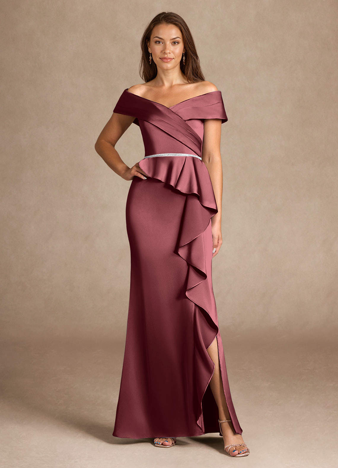 Azazie Dareia Abiti per la Madre della Sposa Abito Sirena in Raso Elasticizzato a Spalla Scoperta Merlot image1