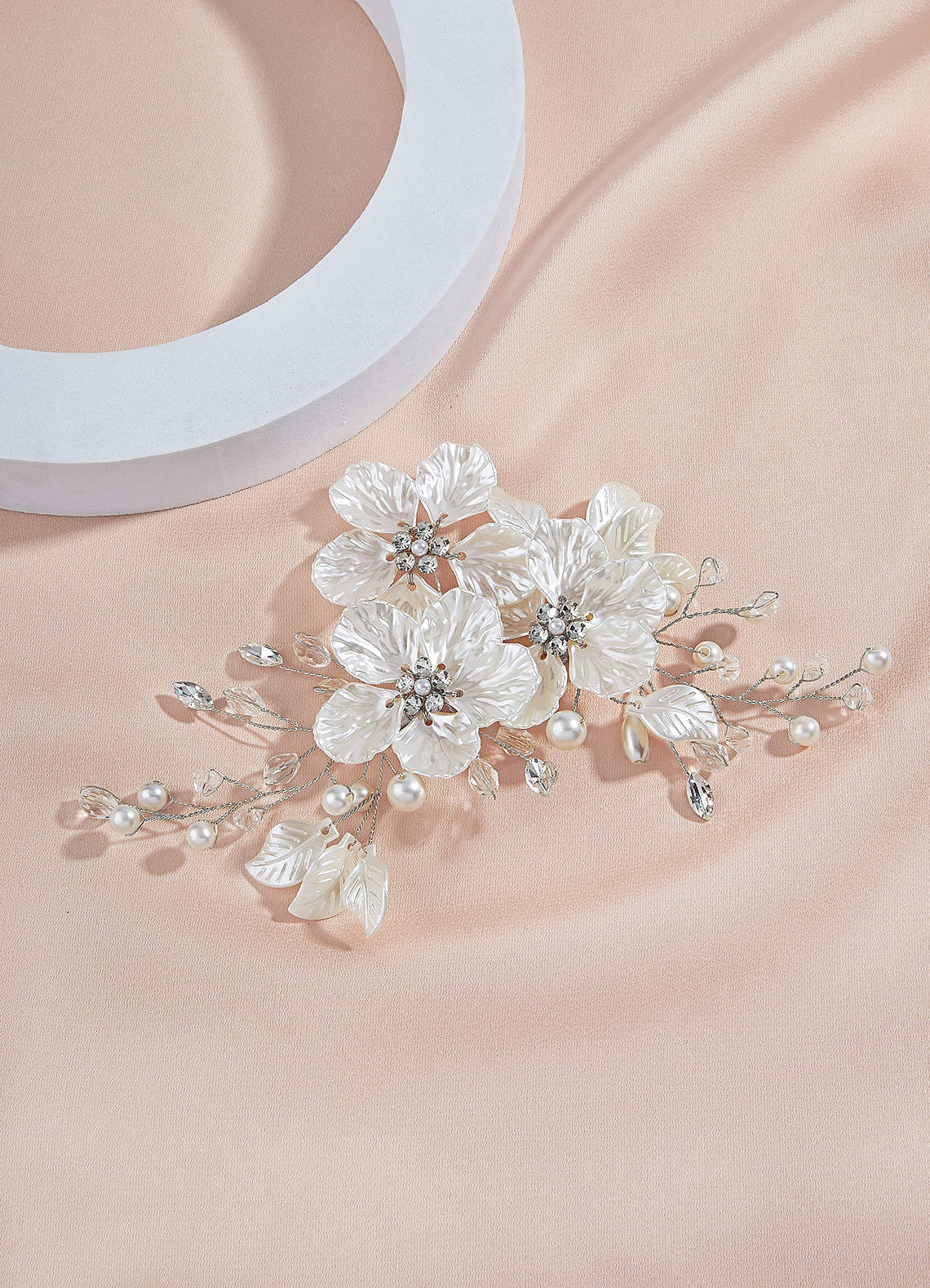 front White Floral And Pearl Crystal Hair Clip