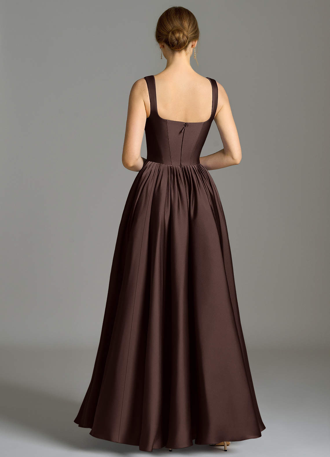 Azazie Verina Robes de demoiselle d'honneur Robe Trapèze en Satin extensible Plissée Ganache image5