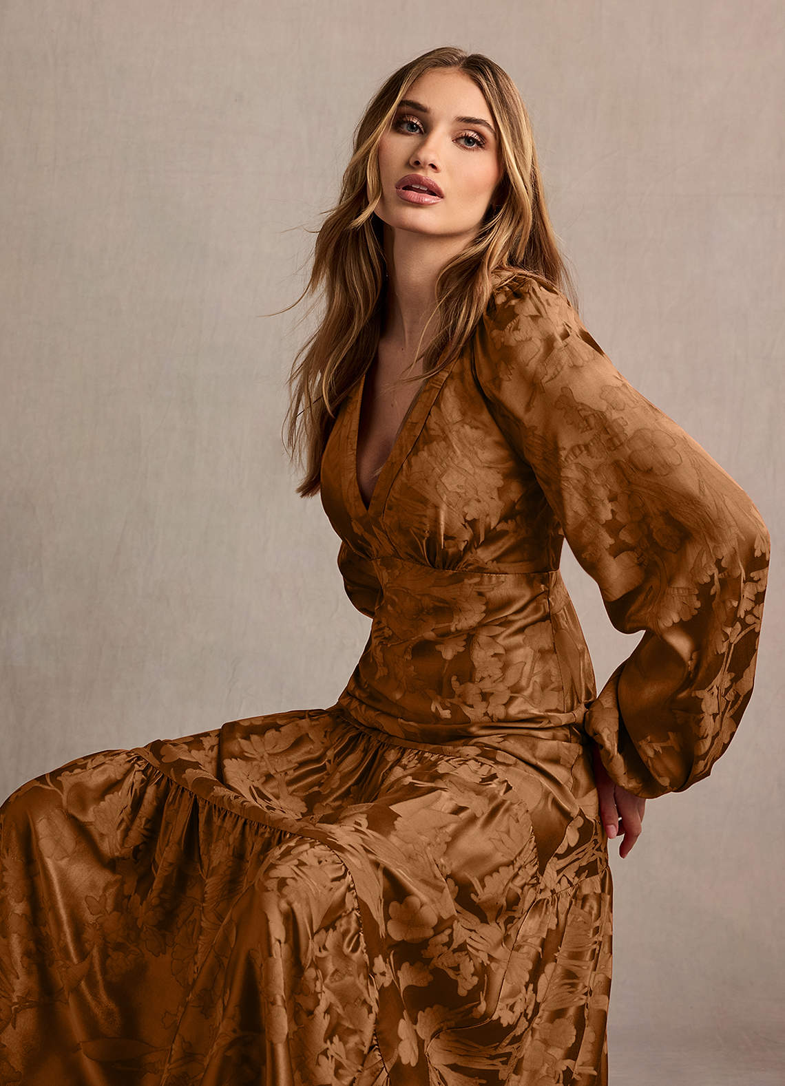 ワンピース MYLAN Volume Sleeve Maxi Dress Nika Berry Satin Square-Neck Balloon-Sleeve Maxi Dress – Club L