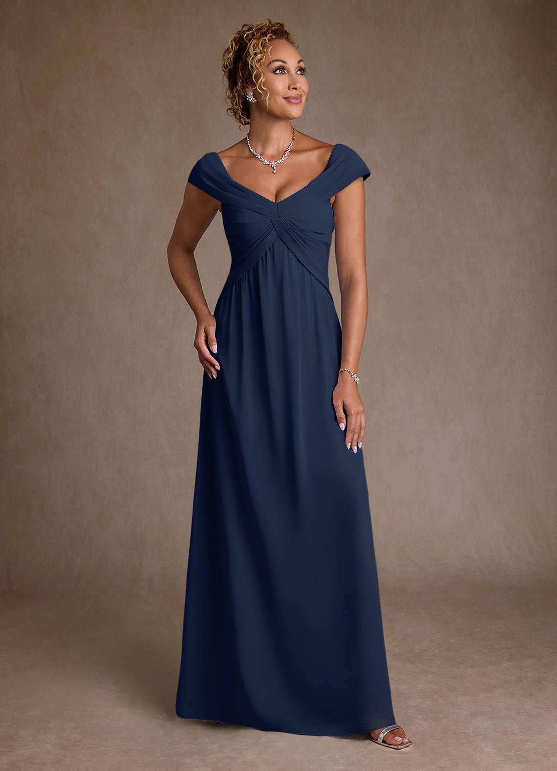 Azazie Myrtle vestidos de madre de la novia Vestido de Azul Marino Oscuro de Gasa de Corte en A con Plisado image1