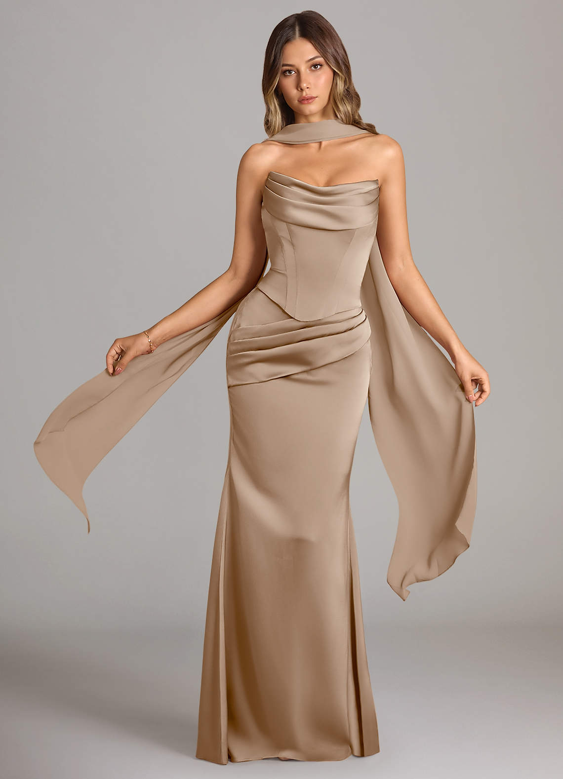 Azazie Sorrel Brautjungfernkleider Wandelbar Meerjungfrau-Linie Schulterfrei Stretch-Satin Kleid Taupe image1