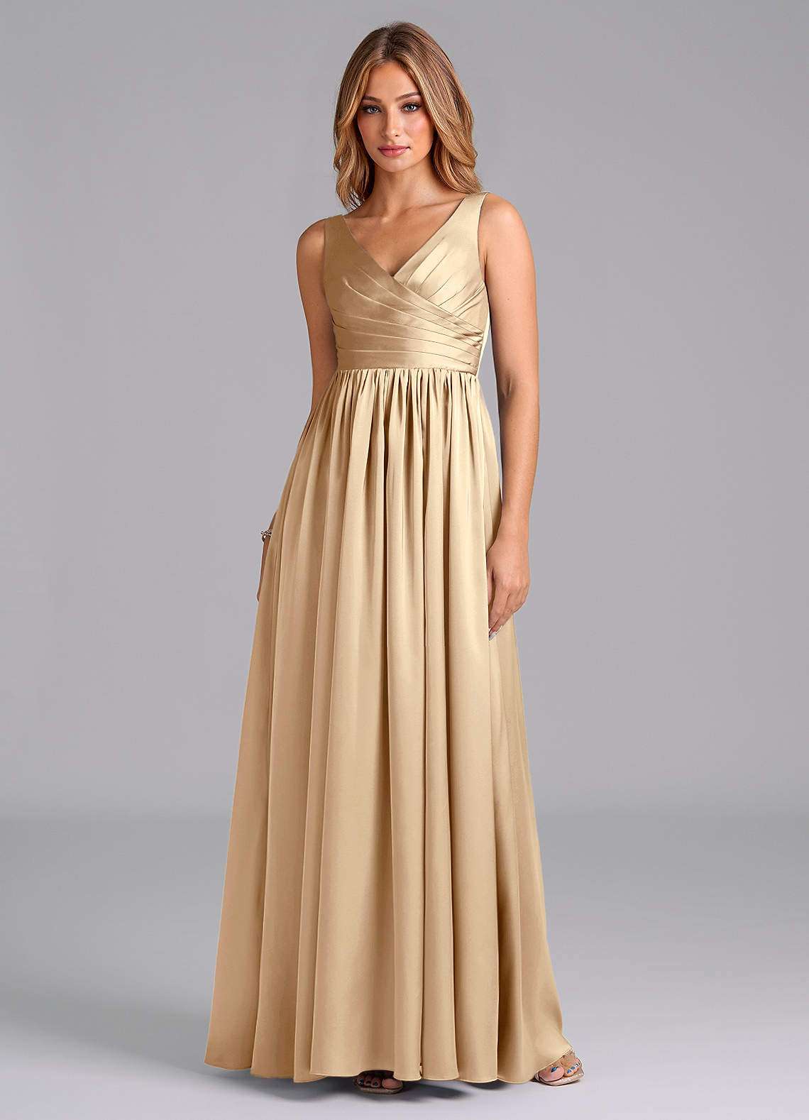 Azazie Keyla Robes de demoiselle d'honneur Robe Trapèze en Satin extensible Plissée Champagne image1
