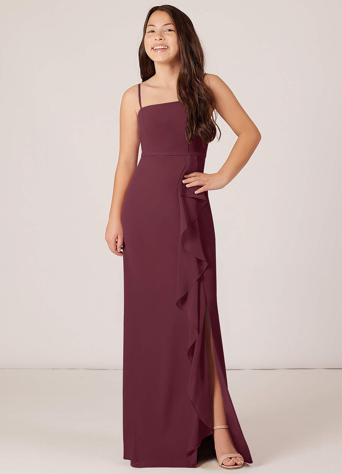 Azazie Kaylee Junior Vestido Cabernet de Chiffon de Linha A com com cinto image3