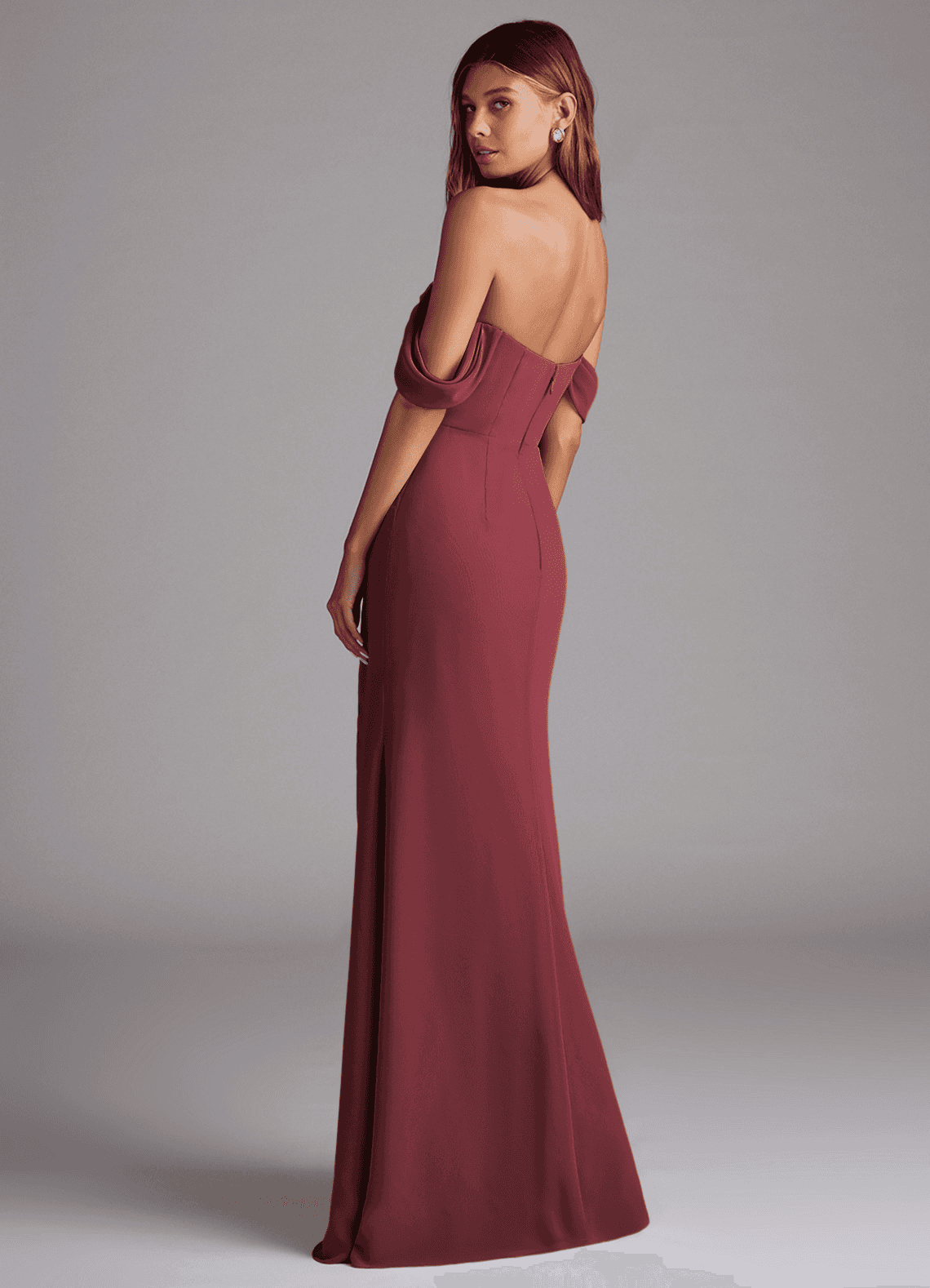 Azazie Saige Vestidos de damas de honor Vestido de Merlot de Gasa de Corte en A Convertible con Vestidos sin tirantes image7