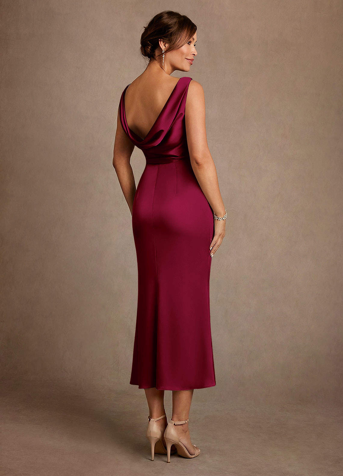 Azazie Mazhe Vestidos para mãe da noiva Vestido Borgonha de Cetim elástico de Linha A com Plissado image1