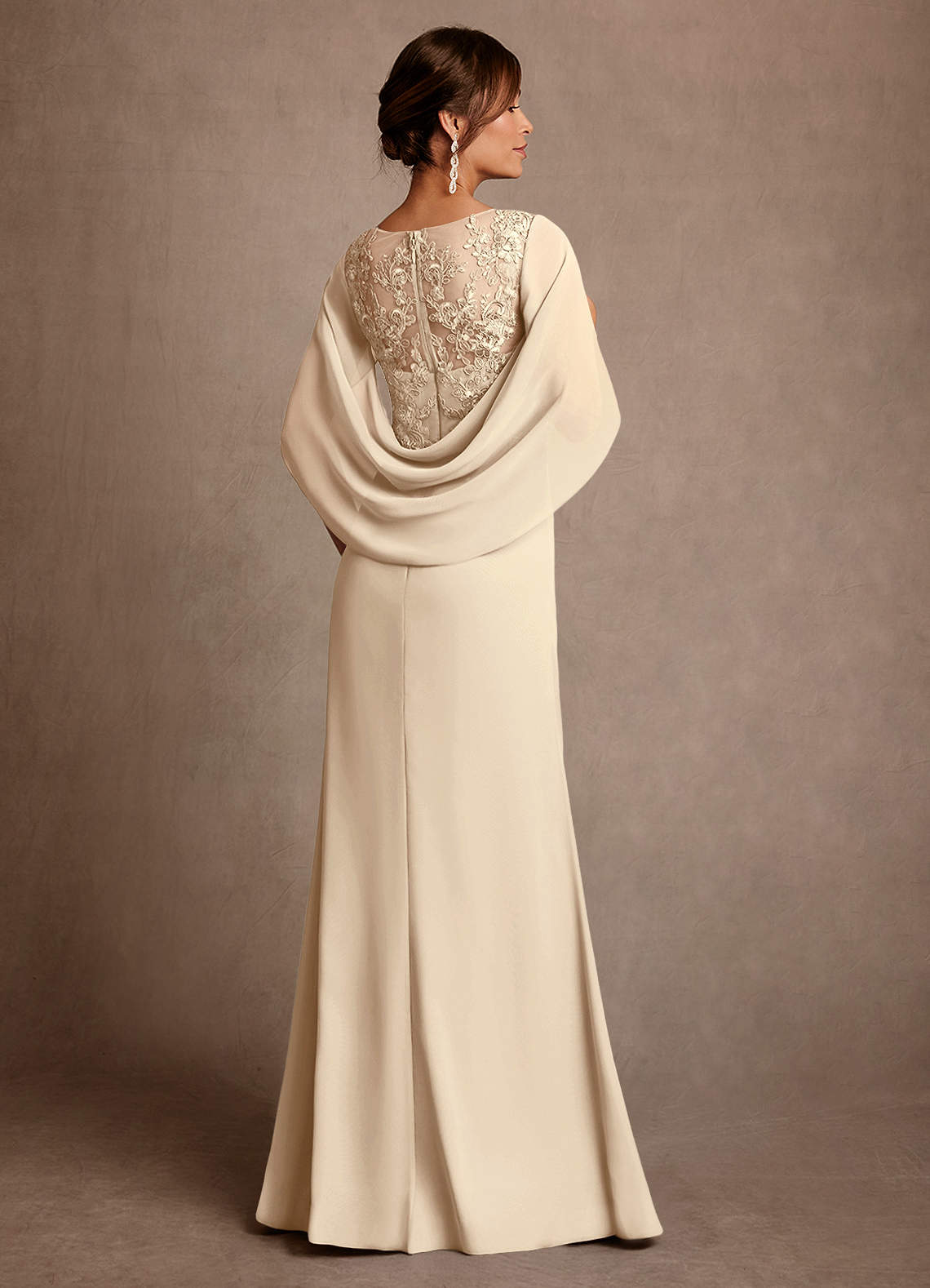 Azazie Santa Clara Mère de la mariée Robes Robe Trapèze en Dentelle Champagne image1