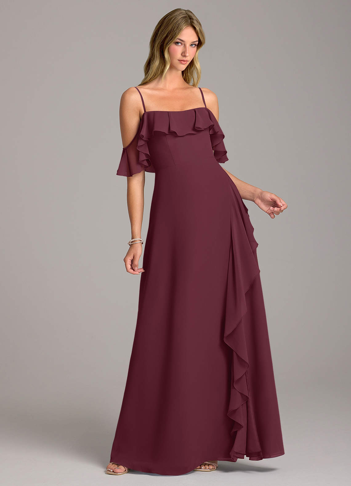 Azazie Aubrie Vestidos de damas de honor Vestido de Cabernet de Gasa de Corte en A con Vestidos sin tirantes image1