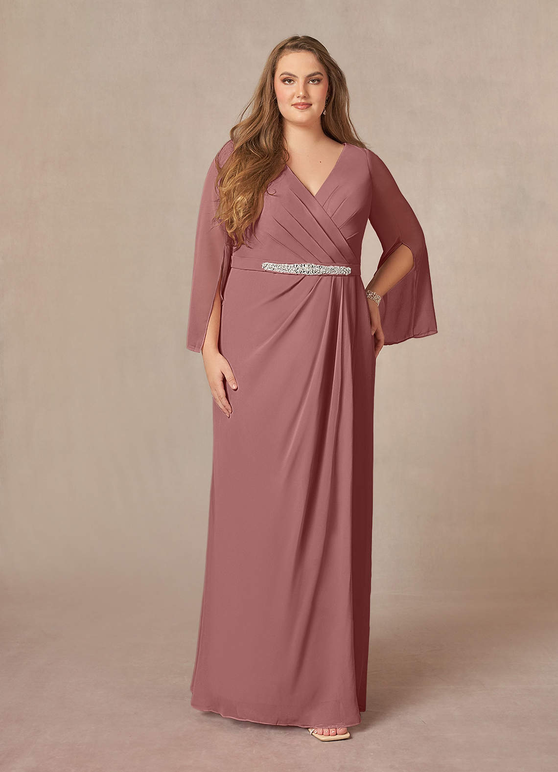 Azazie Belinda Mère de la mariée Robes Robe Trapèze en Mousseline de soie Col V plissé Rose Du Désert image1