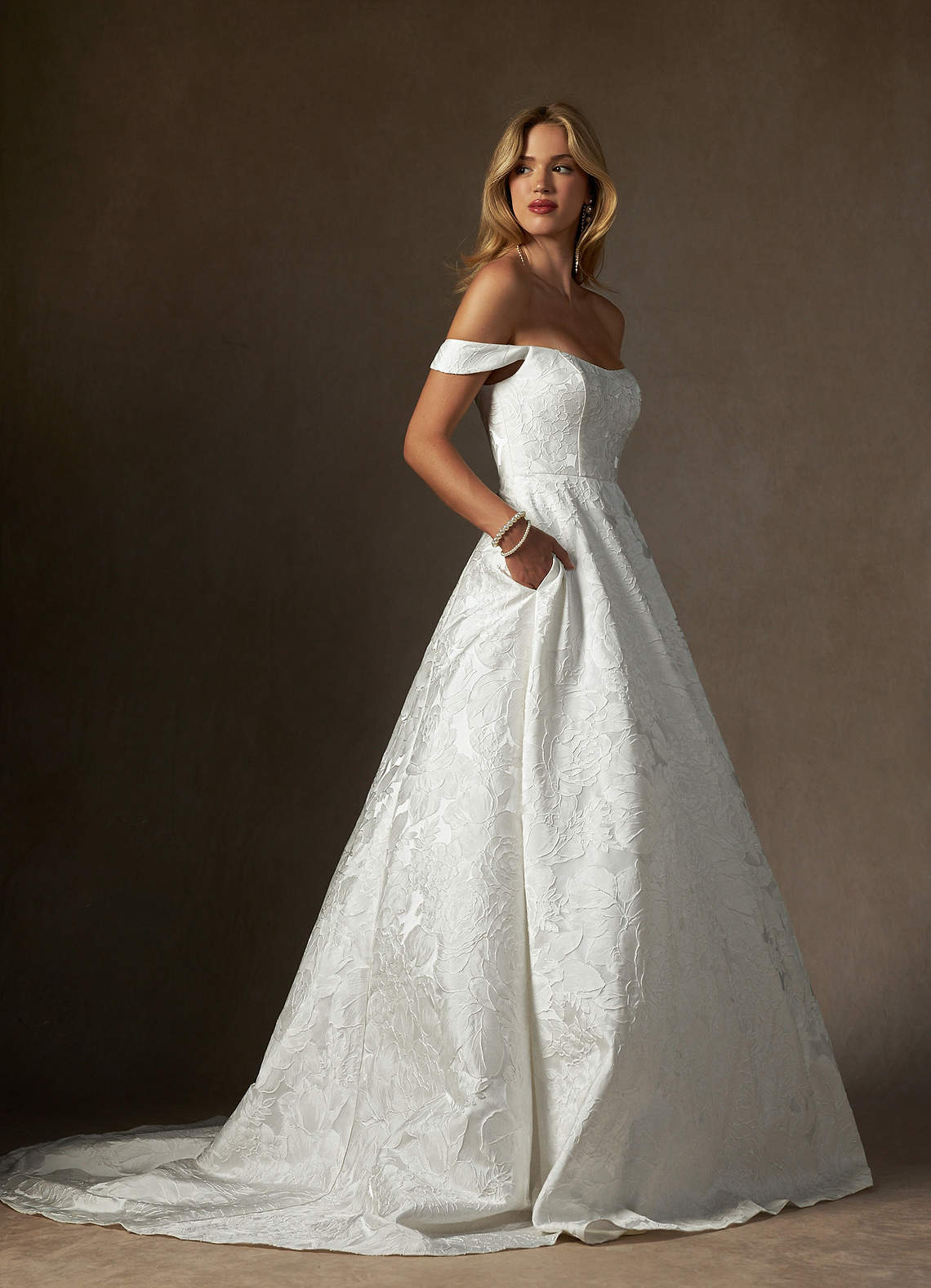 Azazie Amaya Vestidos de noiva Vestir Branco Antigo de Jacquard Floral de Vestido de baile com Sem alças image6