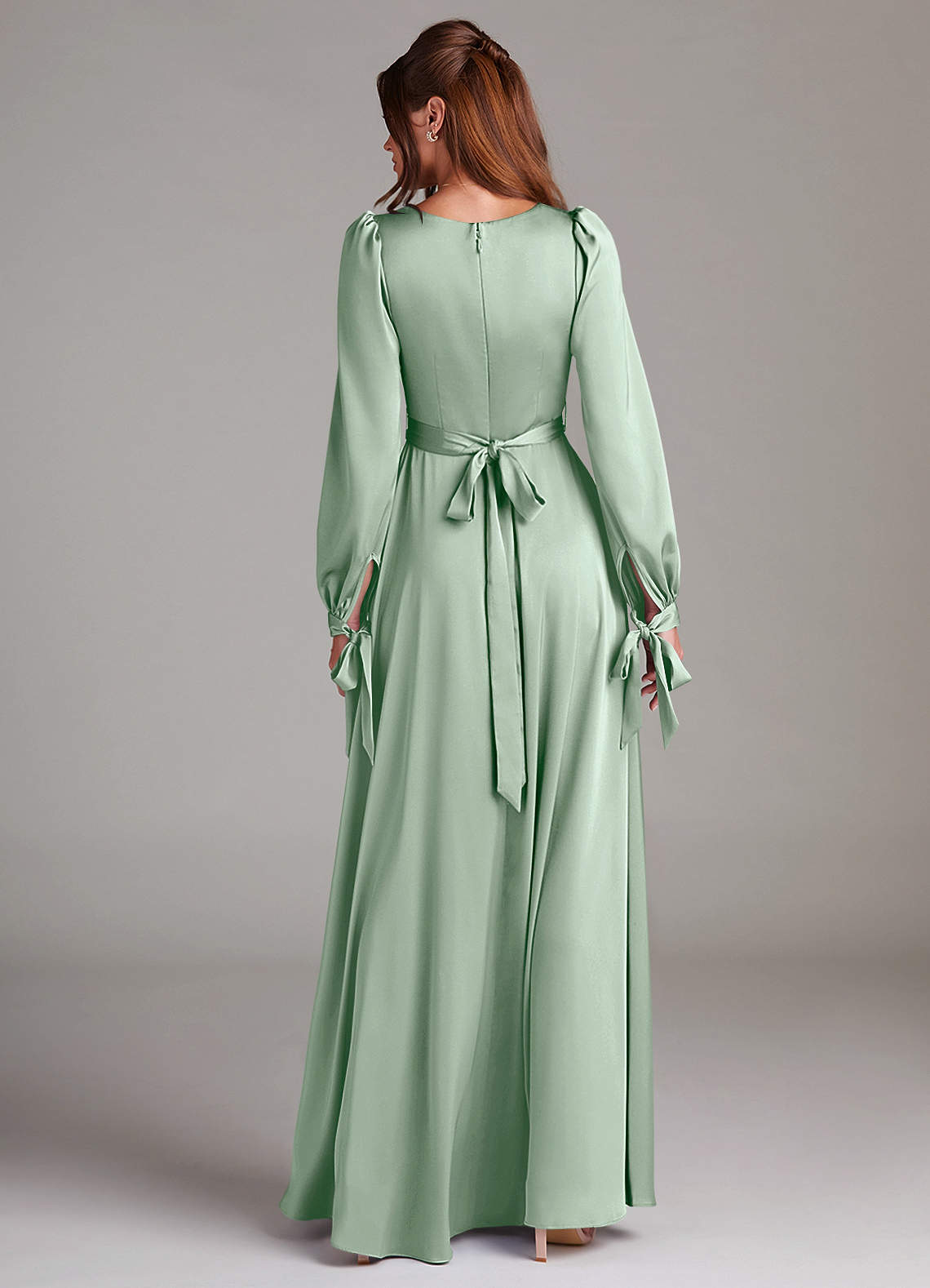 Azazie Leonia Robes de demoiselle d'honneur Robe Trapèze en Satin extensible Manche longue Agave image1