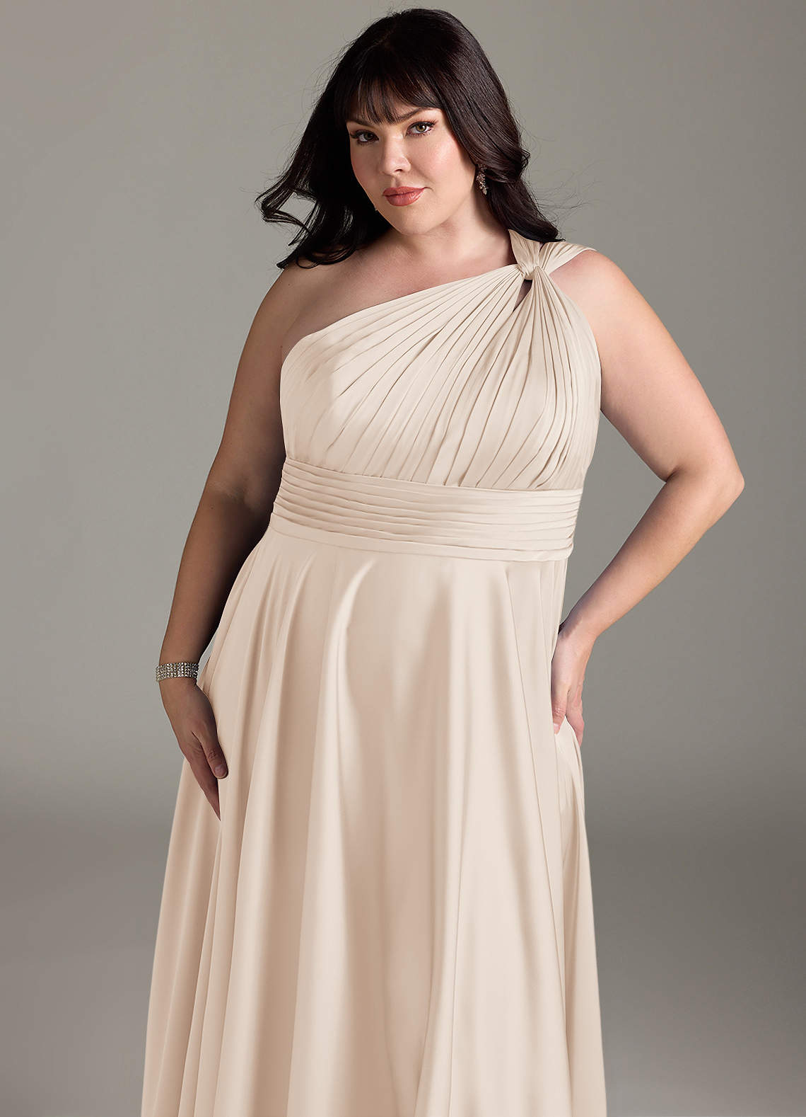 Azazie Charlize Vestidos de damas de honor Vestido de Alabastro Blanco de Satén Elástico de Corte en A con Hombro unilateral image13