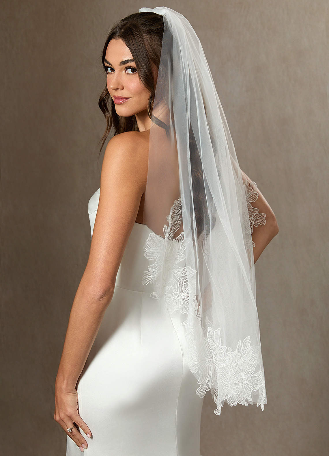 front Embroidered Floral Lace Hem Fingertip Length Veil