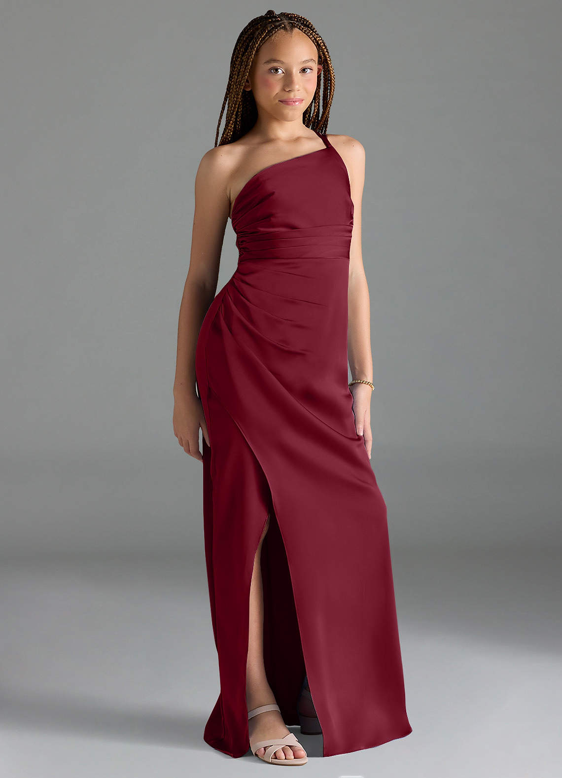 Azazie Eren Junior Vestido Borgonha de Cetim elástico de Bainha com Plissado image3