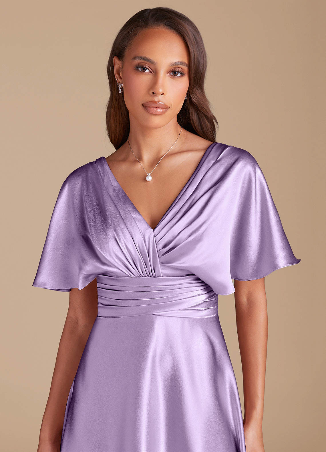 Azazie Pamela Vestidos de damas de honor Vestido de Lila de Satén Metálico de Corte en A con Plisado image1