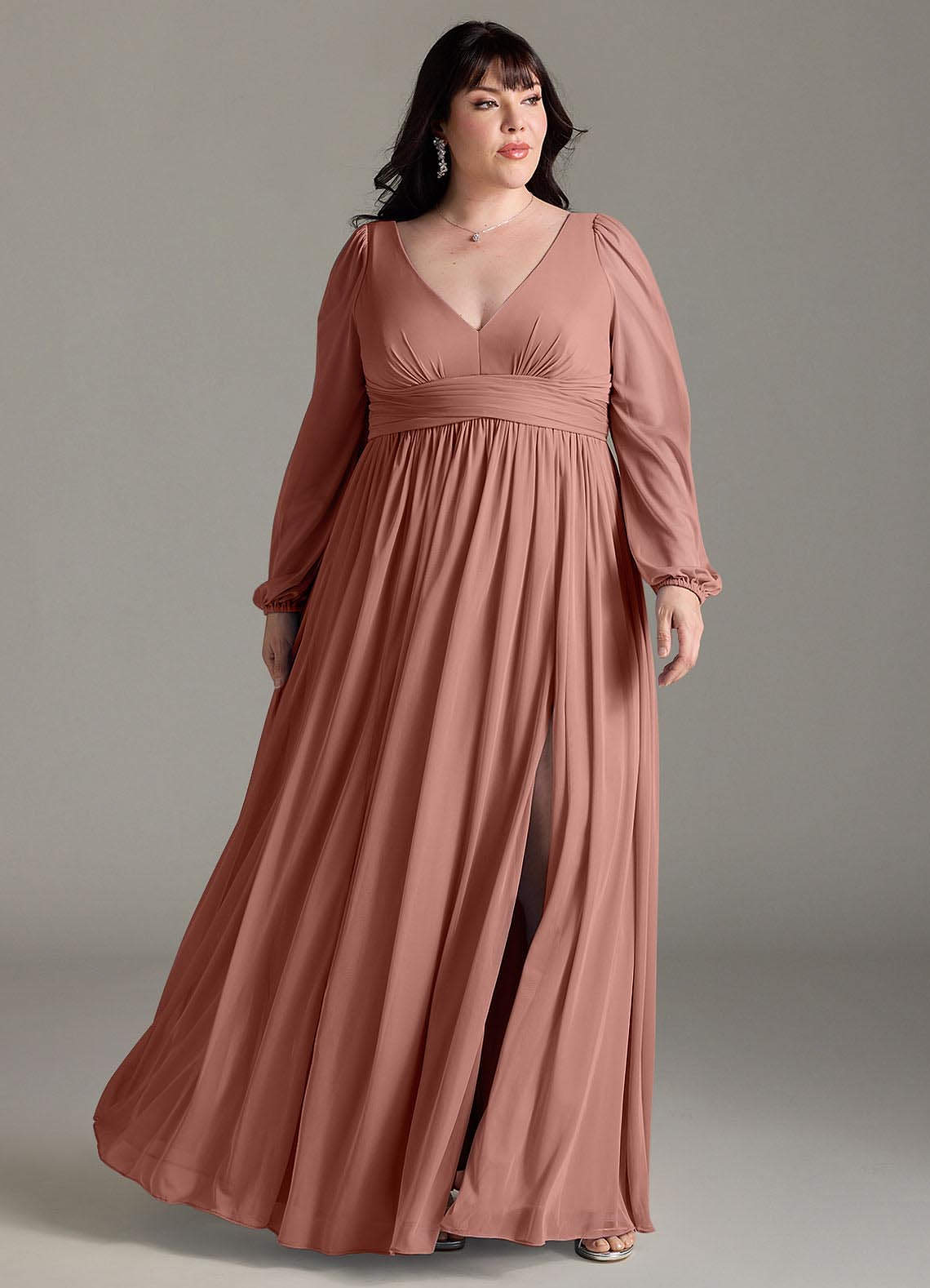 Azazie Norah Robes de demoiselle d'honneur Robe Trapèze en Mousseline de soie Col en V, manches longues Rose De Cèdre image5