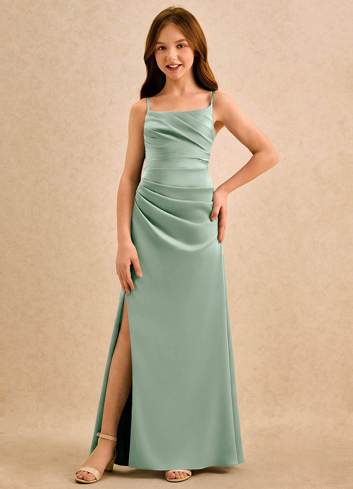 Azazie Cannoli Girls Formal Robe Demoiselle D'honneur Fillette Robe Trapèze en Satin extensible Plissée Agave image2