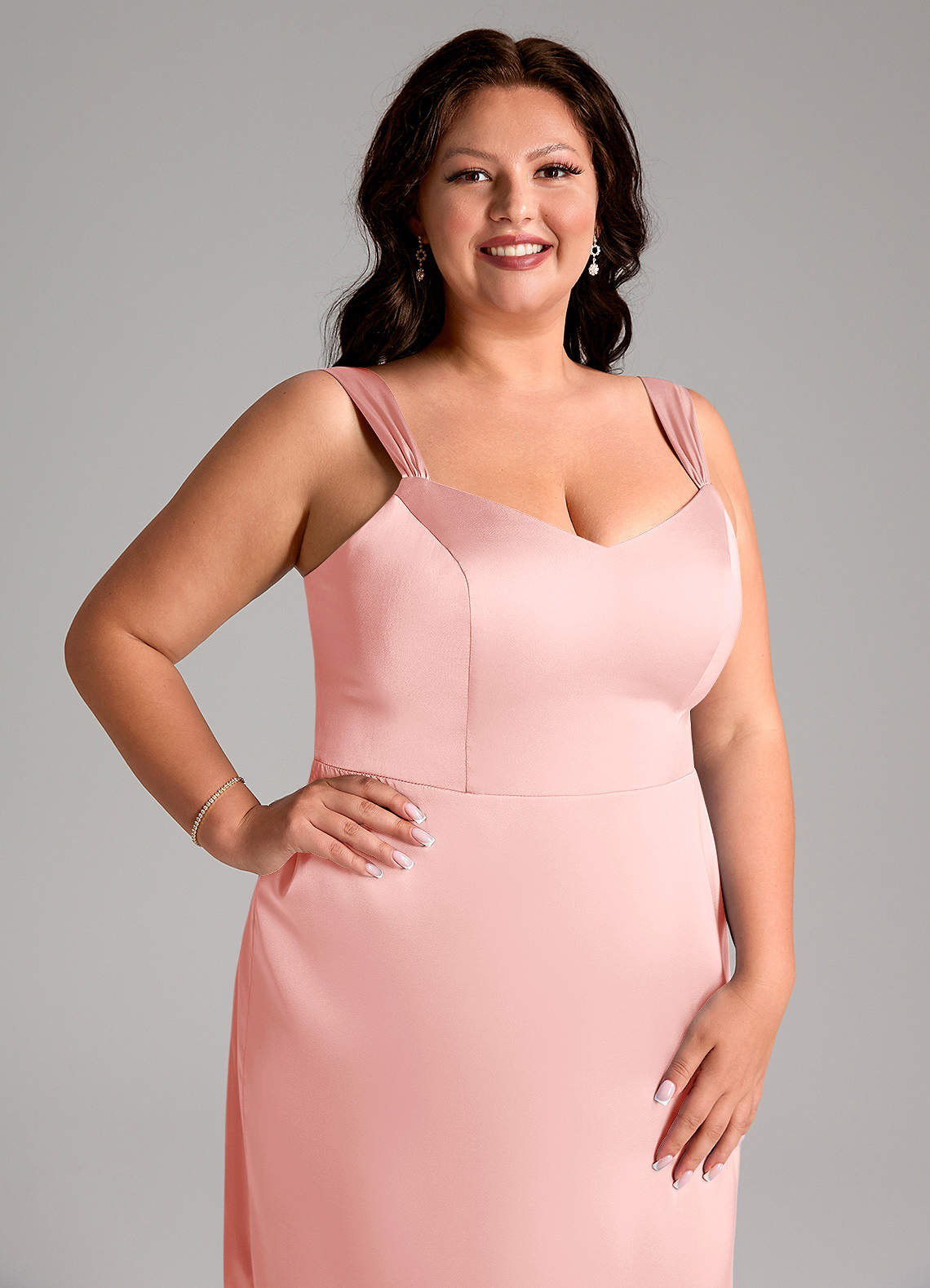 Azazie Denice Robes à essayer chez vous Robe Fourreau en Satin extensible Plissée Noir image6