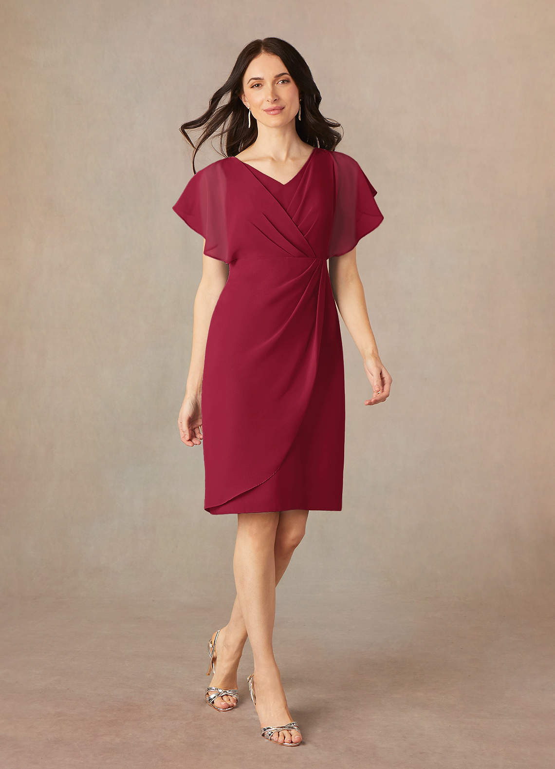 Azazie Julia vestidos de madre de la novia Vestido de Borgoña de Gasa de Recto con Cuello en V Plisado image1