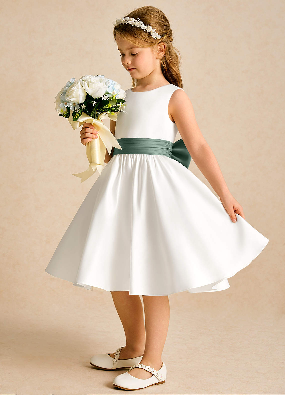 Azazie Sosie Blumenmädchenkleider A-Linie Plissee Matte Satin Kleid Elfenbein Eukalyptus image2