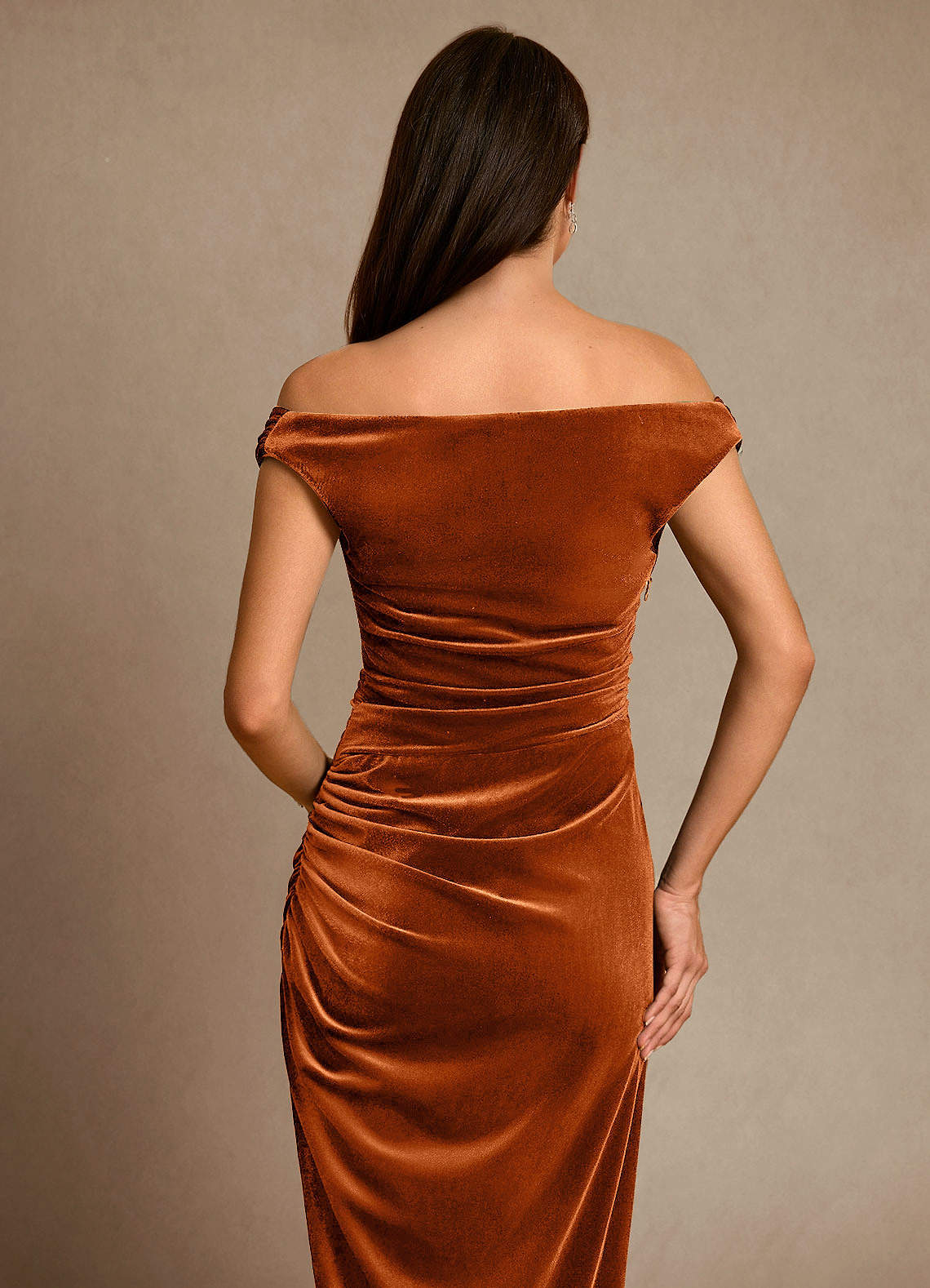 Azazie Nabila vestidos de madre de la novia Vestido de Naranja Quemada de terciopelo de Columna con Vestidos sin tirantes image6