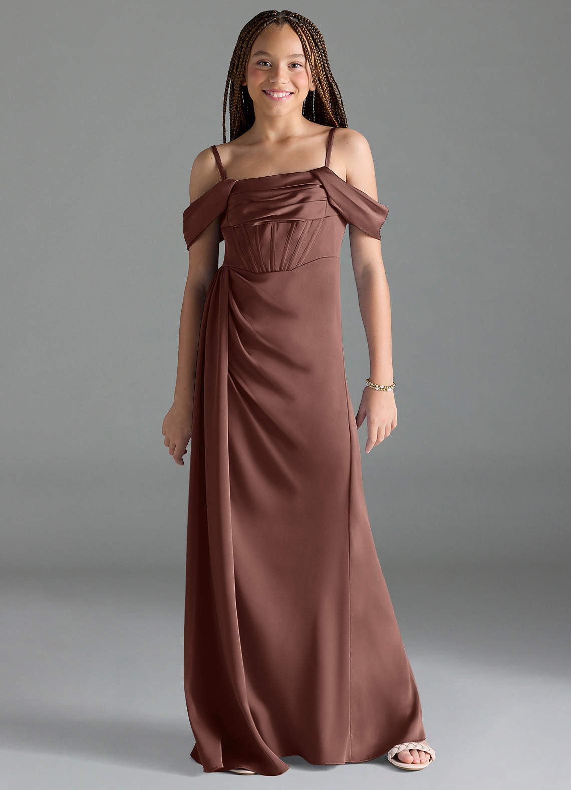 Azazie Amyra Junior Vestido de Expresado de Satén Elástico de Recto con Vestidos sin tirantes image1