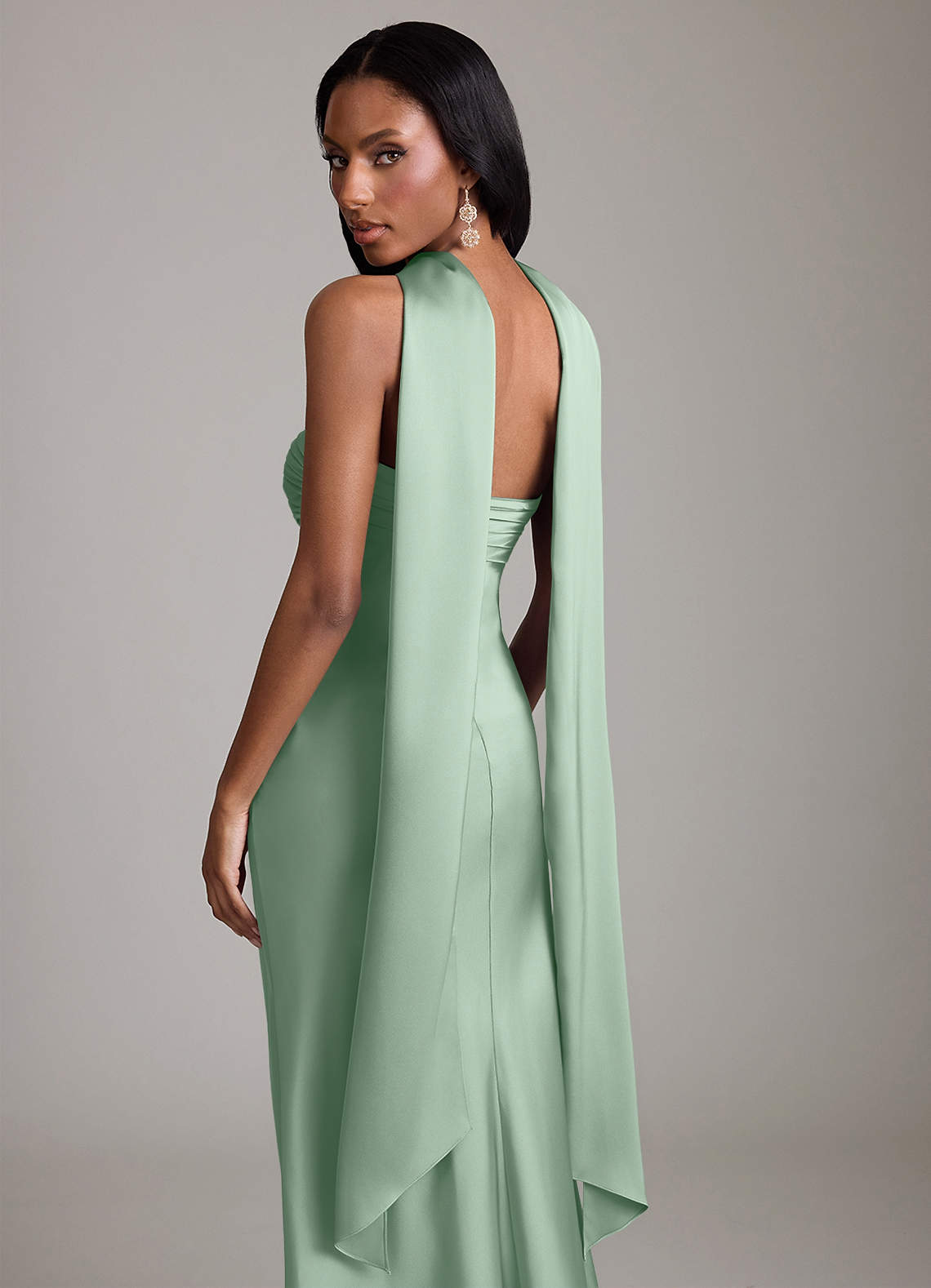 Azazie Saylor Vestidos de damas de honor Vestido de Agave de Satén Elástico de Corte Sirena con Sin tirantes image6