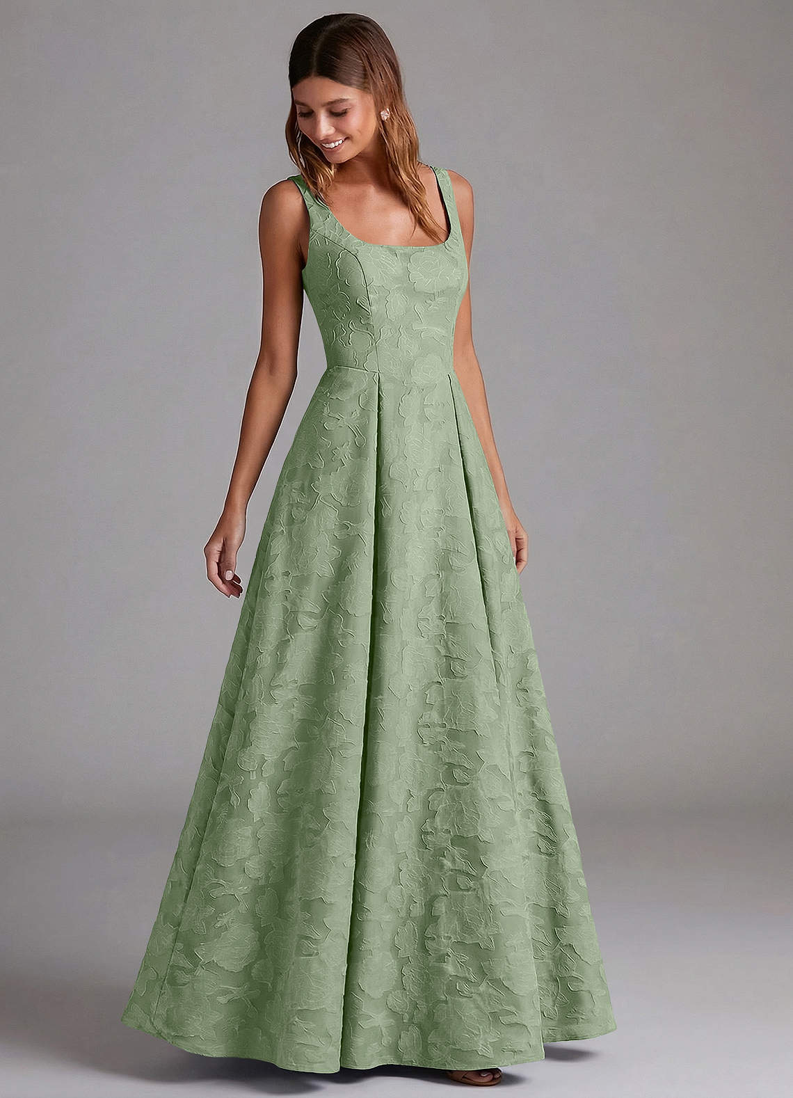 Azazie Amalie Robes de demoiselle d'honneur Robe Trapèze en Blumen-Burnout Plissée Vert Sauge image4