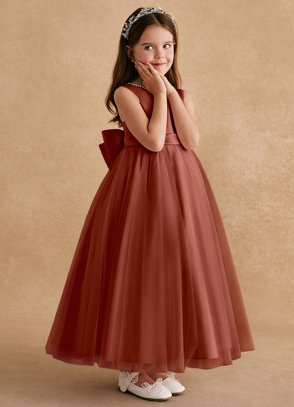 Azazie Cookie Vestidos de florista Vestido Castanho Aloirado de Tule de Linha A com Arco image2