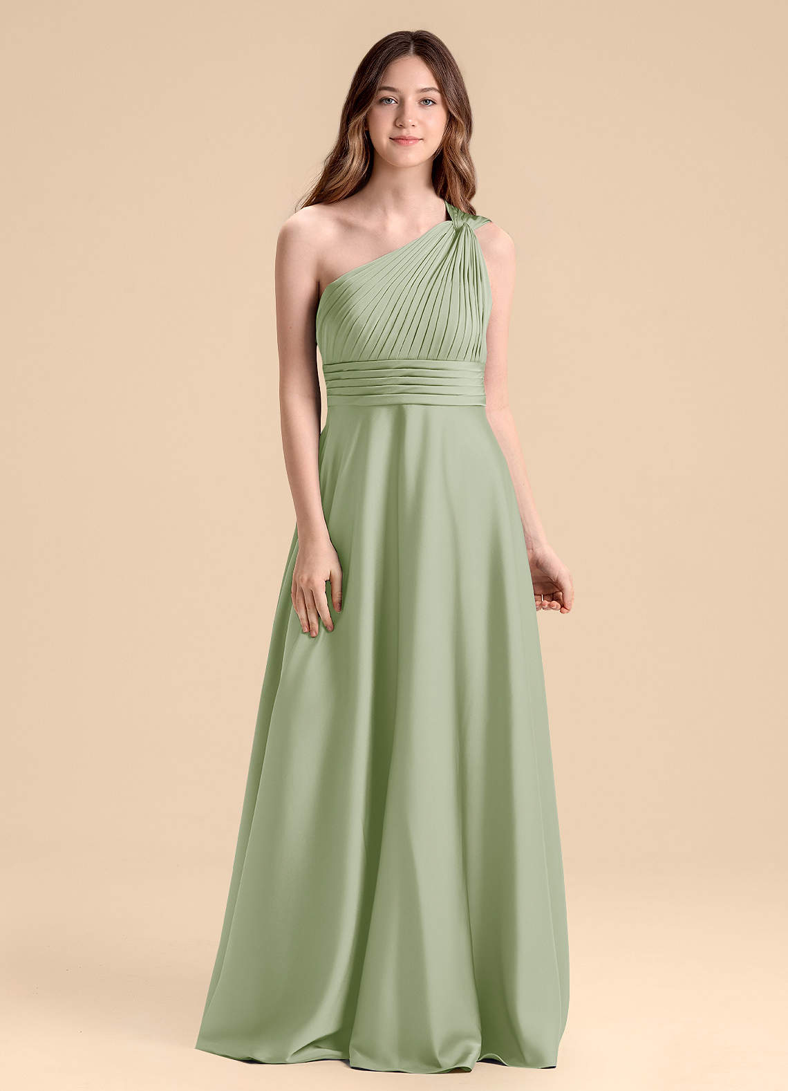 Azazie Charlize Junior Vestido de Salvia Polvorienta de Satén Elástico de Corte en A con Plisado image1