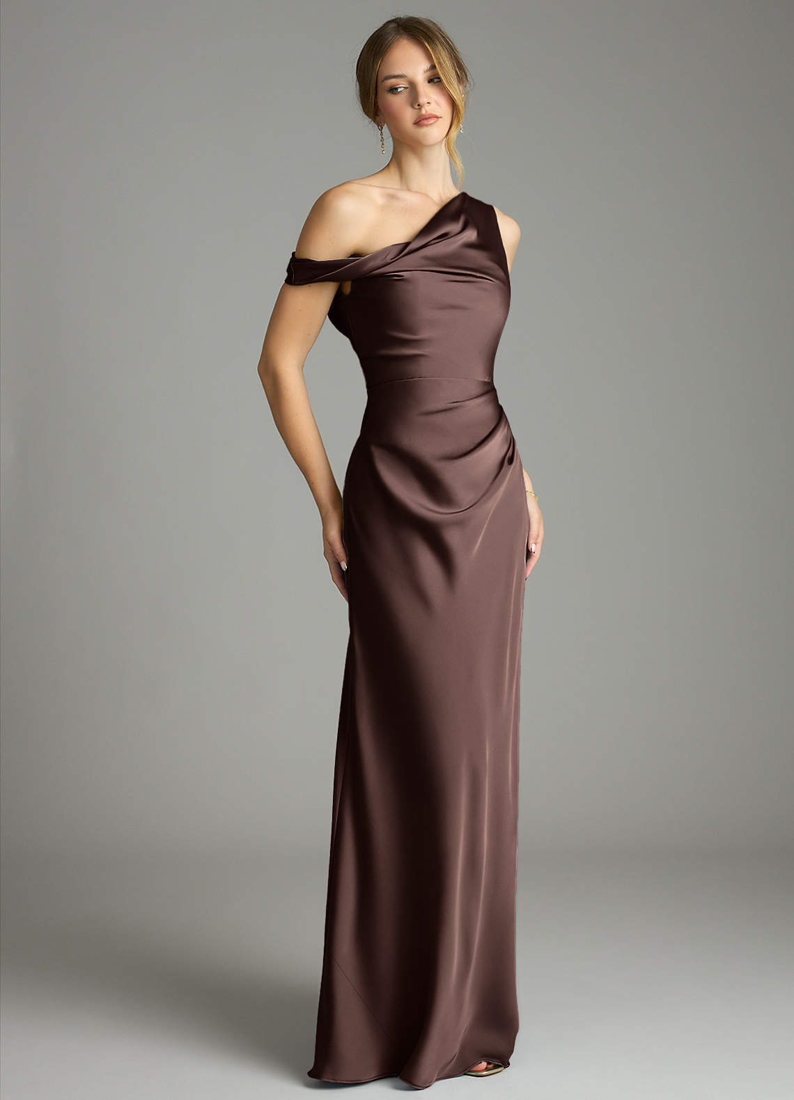 Azazie Emerson Brautjungfernkleider Meerjungfrau-Linie Schulterfrei Stretch-Satin Kleid Ganache image4