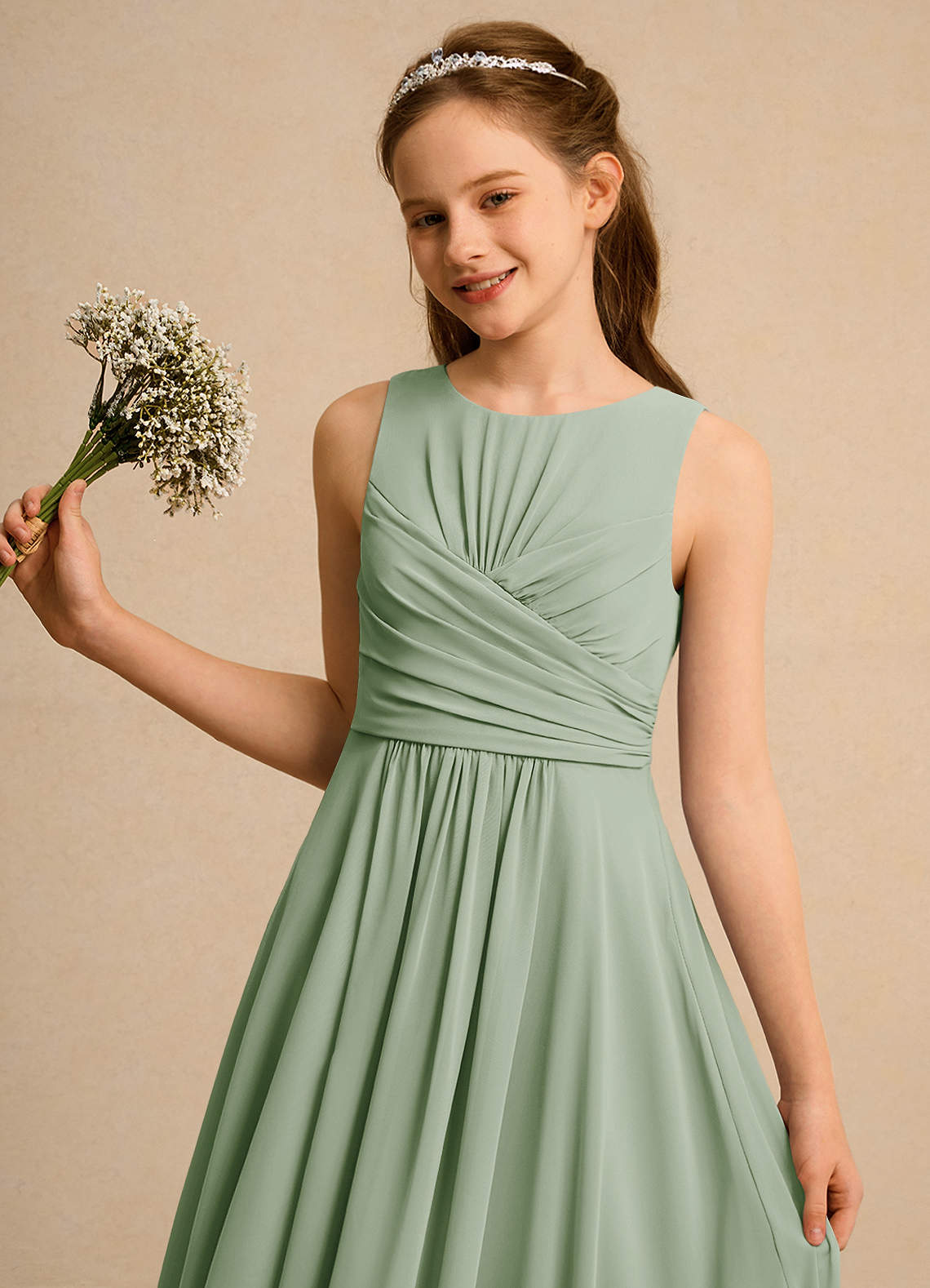 Azazie Ducky Girls Formal Vestidos de florista Vestido Dusty Sage de Chiffon de Linha A com Plissado image2