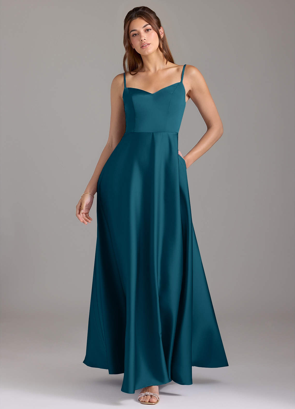 Azazie Marley Robes de demoiselle d'honneur Robe Trapèze Convertible en Satin extensible Épaule décolletée Bleu Encre image1