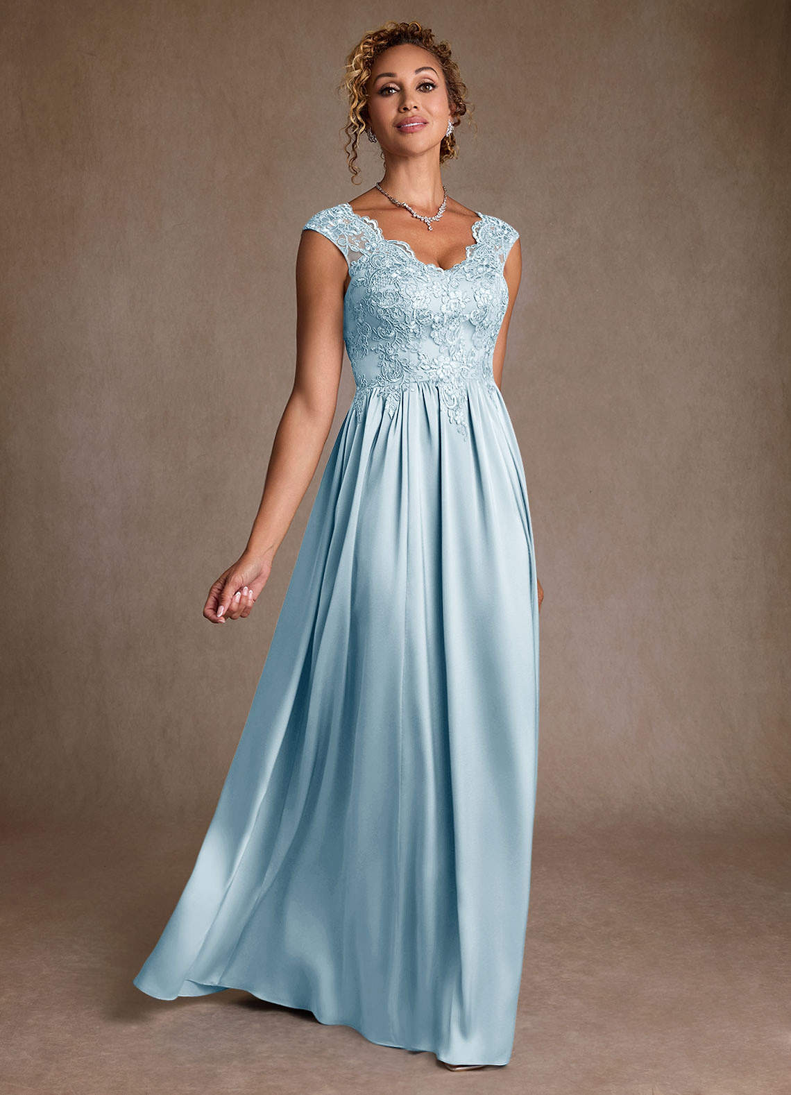 Azazie Amethyst Mère de la mariée Robes Robe Trapèze en Dentelle Bleu Ciel image2