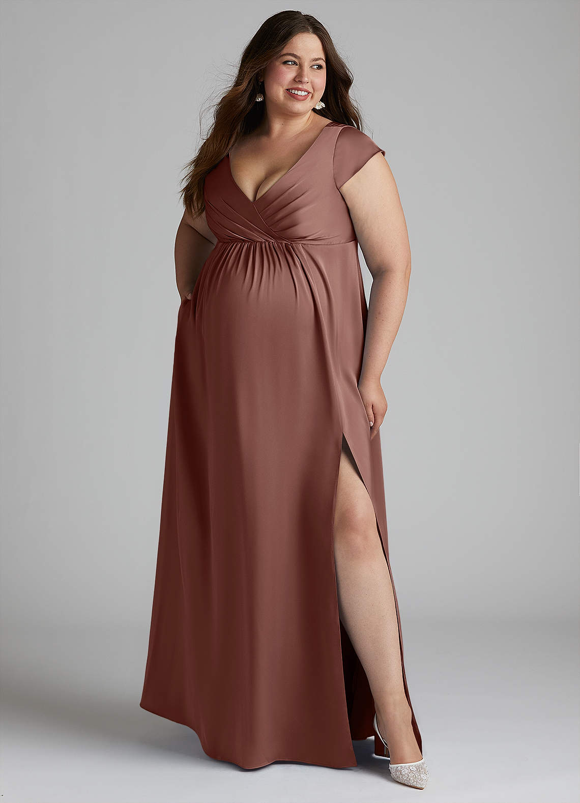 Azazie Allessia vestidos de dama de honor de maternidad Vestido de Corte En A Plisado Hasta el suelo Satén Elástico image9