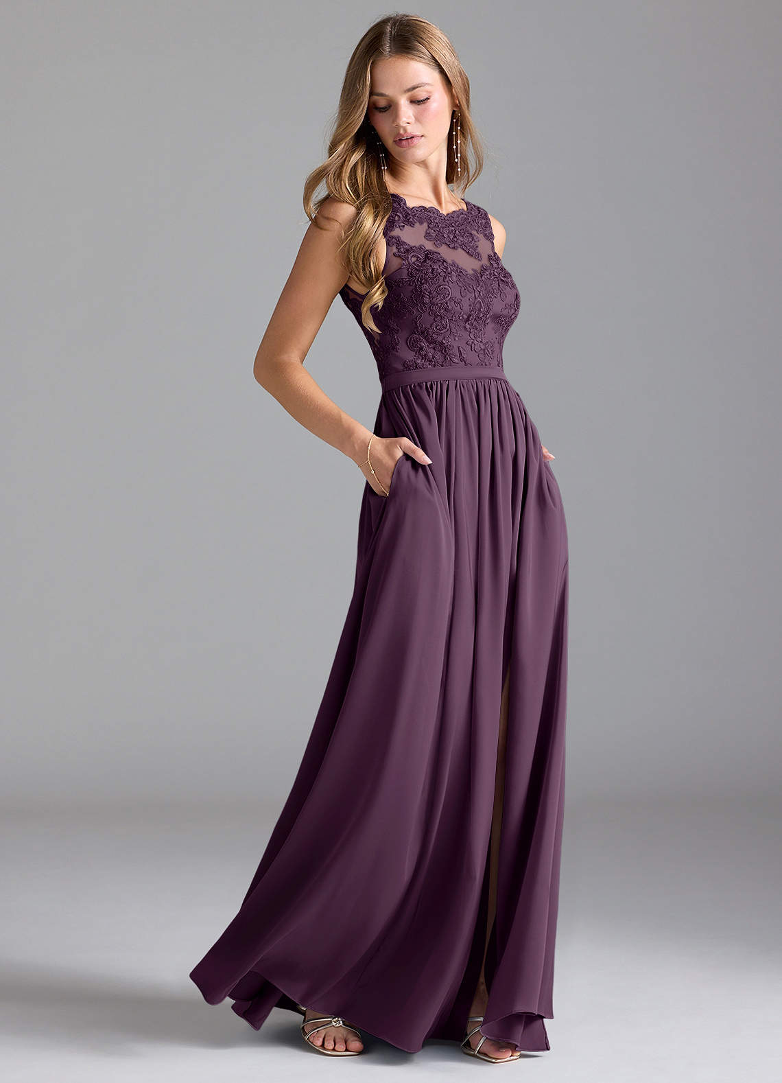 Azazie Elly Robes de demoiselle d'honneur Robe Trapèze en Satin extensible Dentelle Prune image1