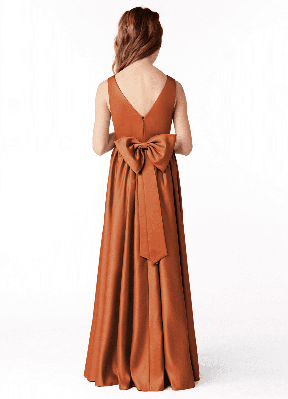 Azazie Hathaway Junior Vestido de Canela de Satén Elástico de Corte En A con Lazo image1